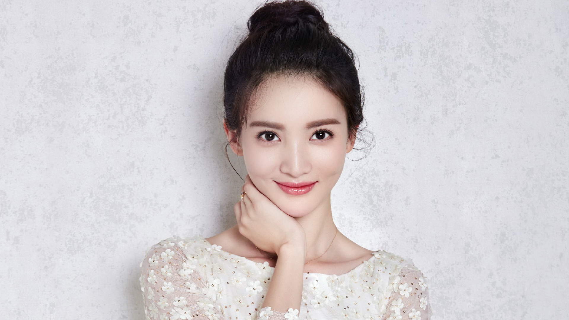 中国大陆山东济南女演员平面模特金晨白衫清新甜美写真图片图片