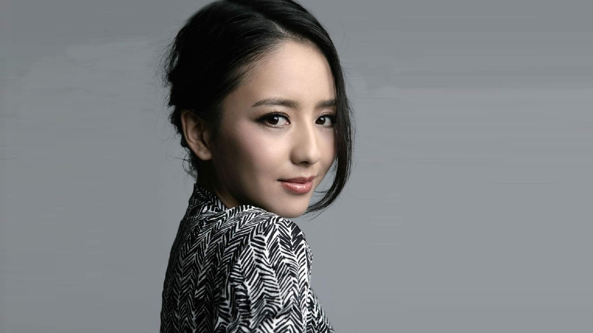 高清中国内地新疆伊犁影视女演员佟丽娅性感魅力写真图片桌面壁纸图片 高清中国内地新疆伊犁影视女演员佟丽娅性感魅力写真图片桌面壁纸图片
