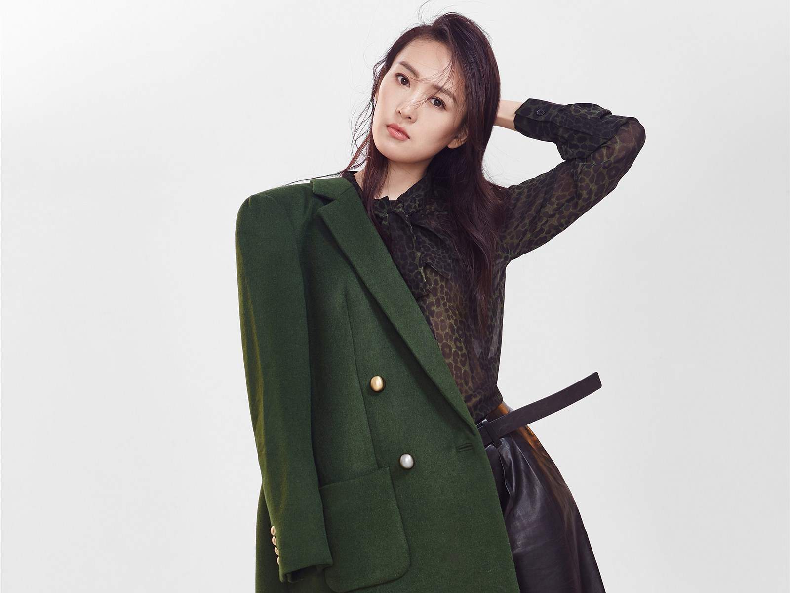 中国内地云南昆明女演员童瑶时尚写真电脑宽屏壁纸图片