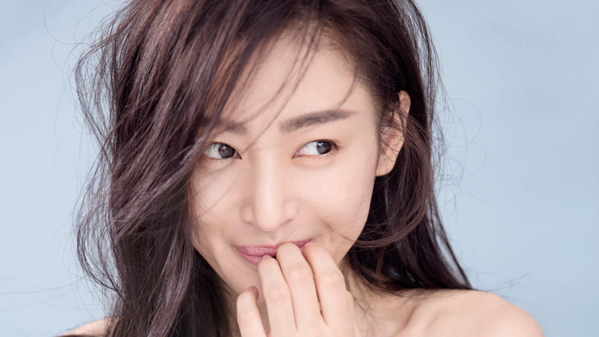 高清哈尔滨新生代女演员张天爱唯美仙气写真图片桌面壁纸图片