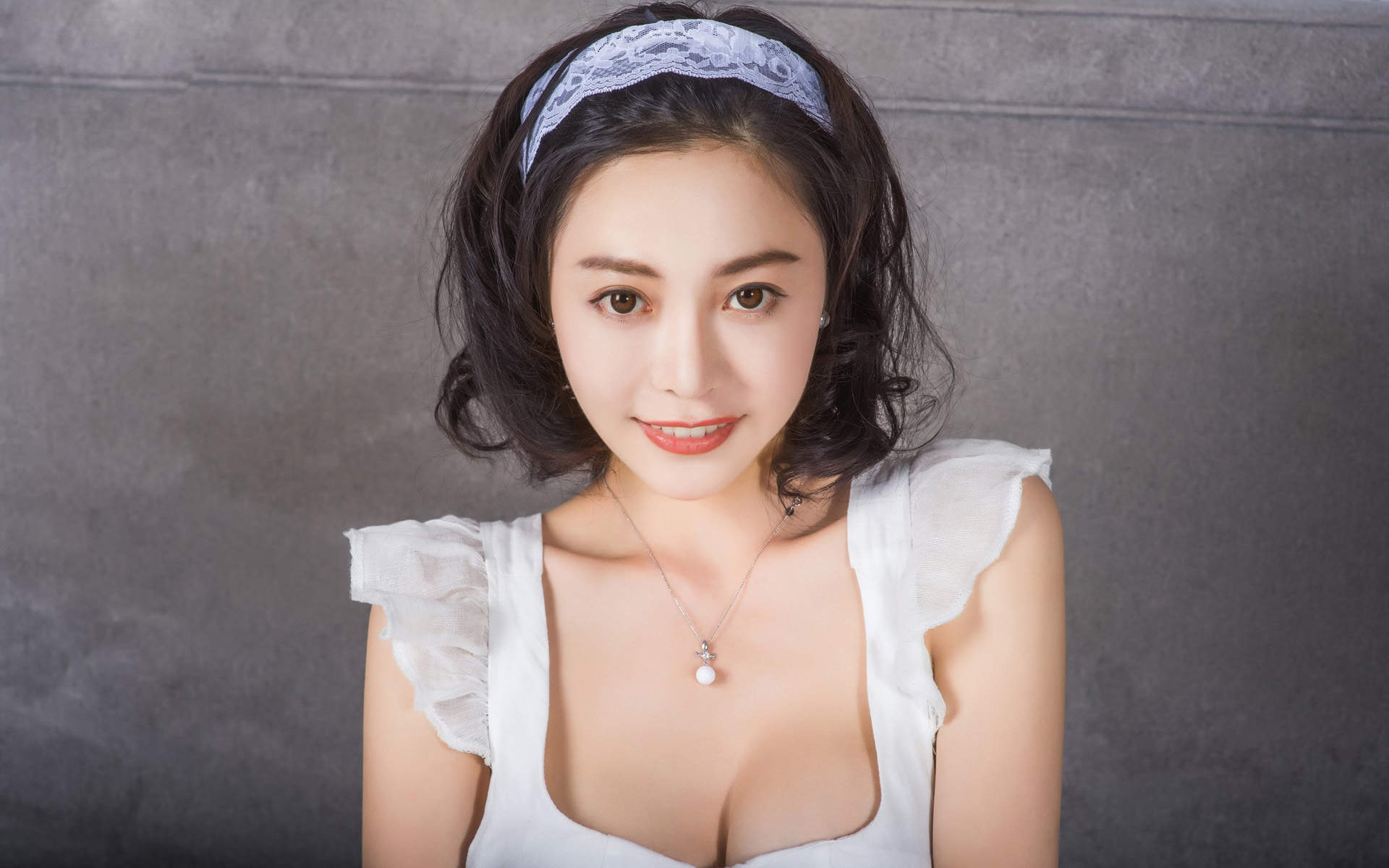 高清美女性感睡衣少妇私房床上写真高清桌面日历壁纸图片