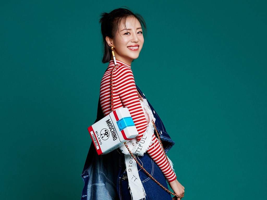 高清北京美女李溪芮时尚有范写真图片桌面壁纸图片
