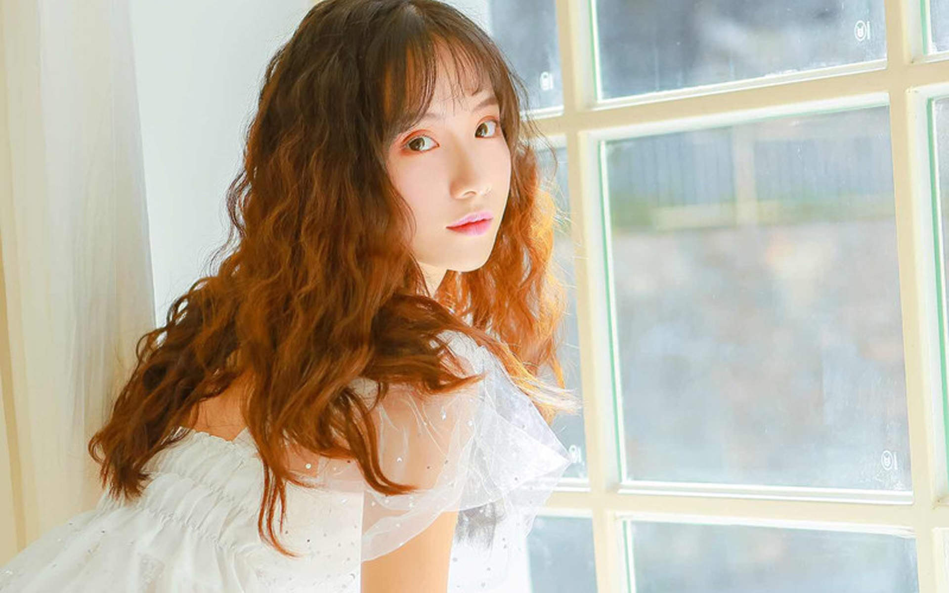 豹纹女孩薛可绮Cocci黑丝网袜诱惑美女写真图片