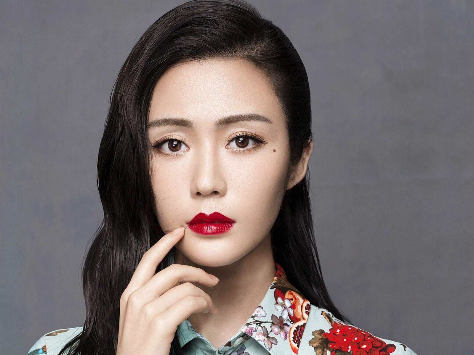 高清江西省萍乡美女汤晶媚时尚写真高清电脑壁纸图片