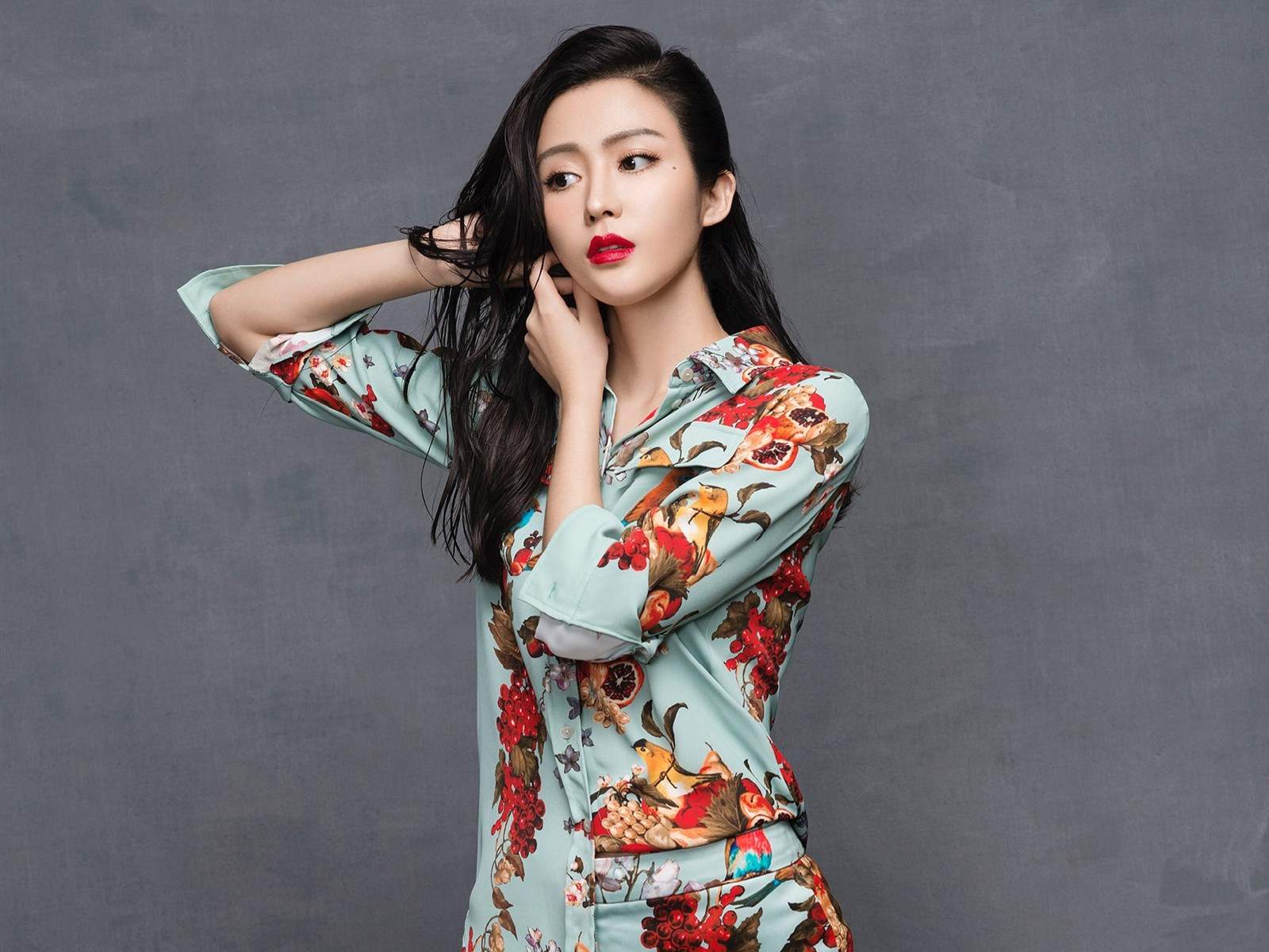 高清江西省萍乡美女汤晶媚时尚写真高清电脑壁纸图片
