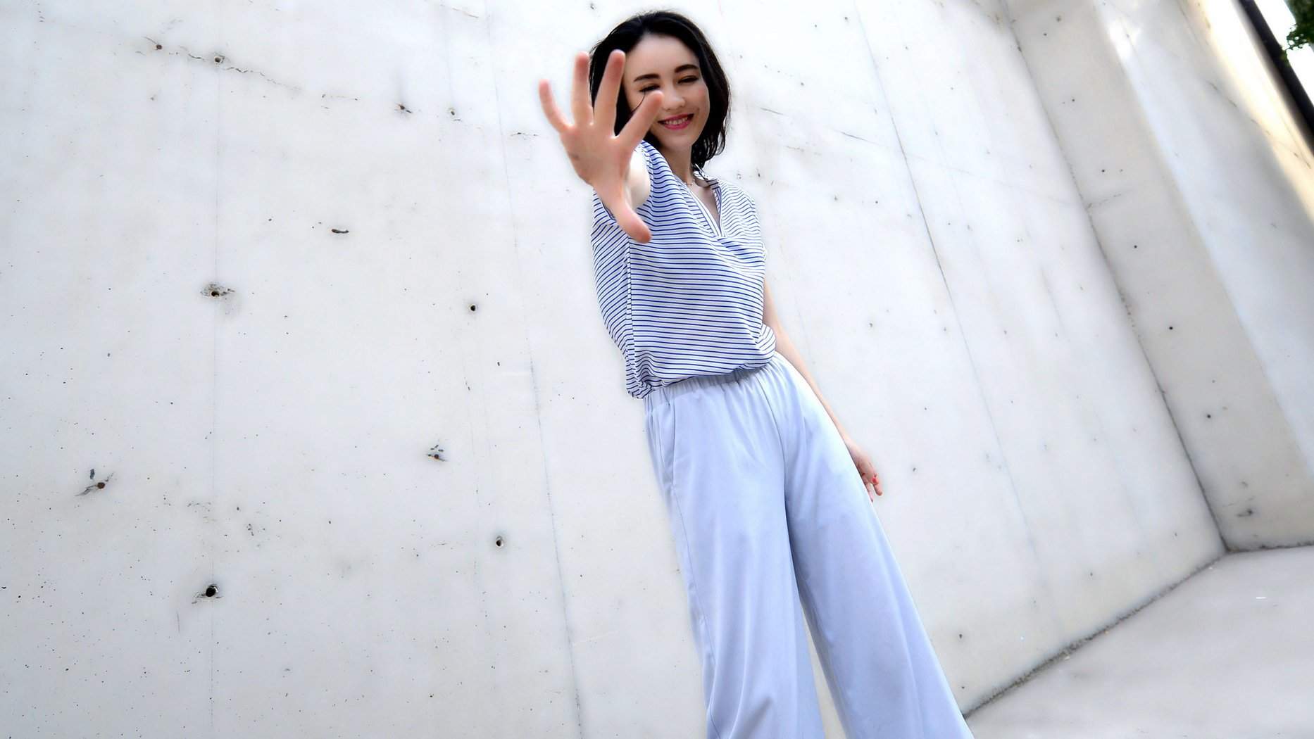 山东籍内地女演员吕佳容高清桌面壁纸图片