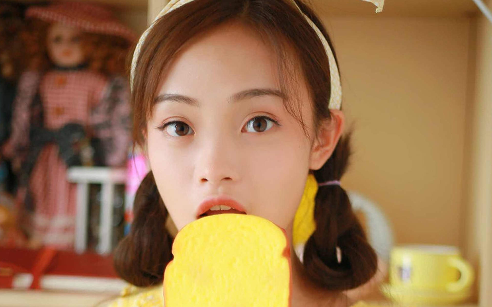 大陆女明星清新美女治愈系清纯唯美白皙高清桌面壁纸图片