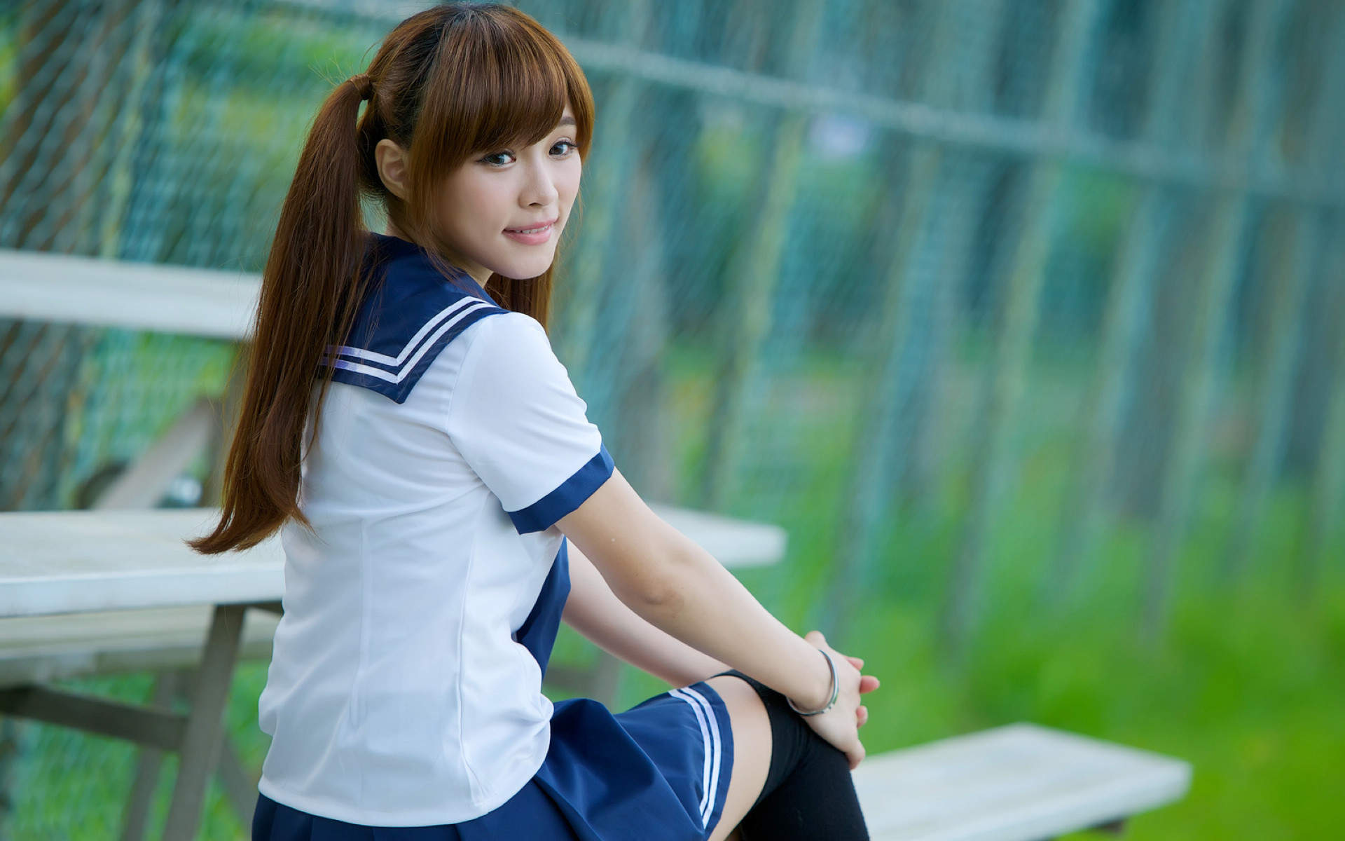 漂亮大陆90后粉嫩美女学生妹校园清纯写真高清壁纸图片