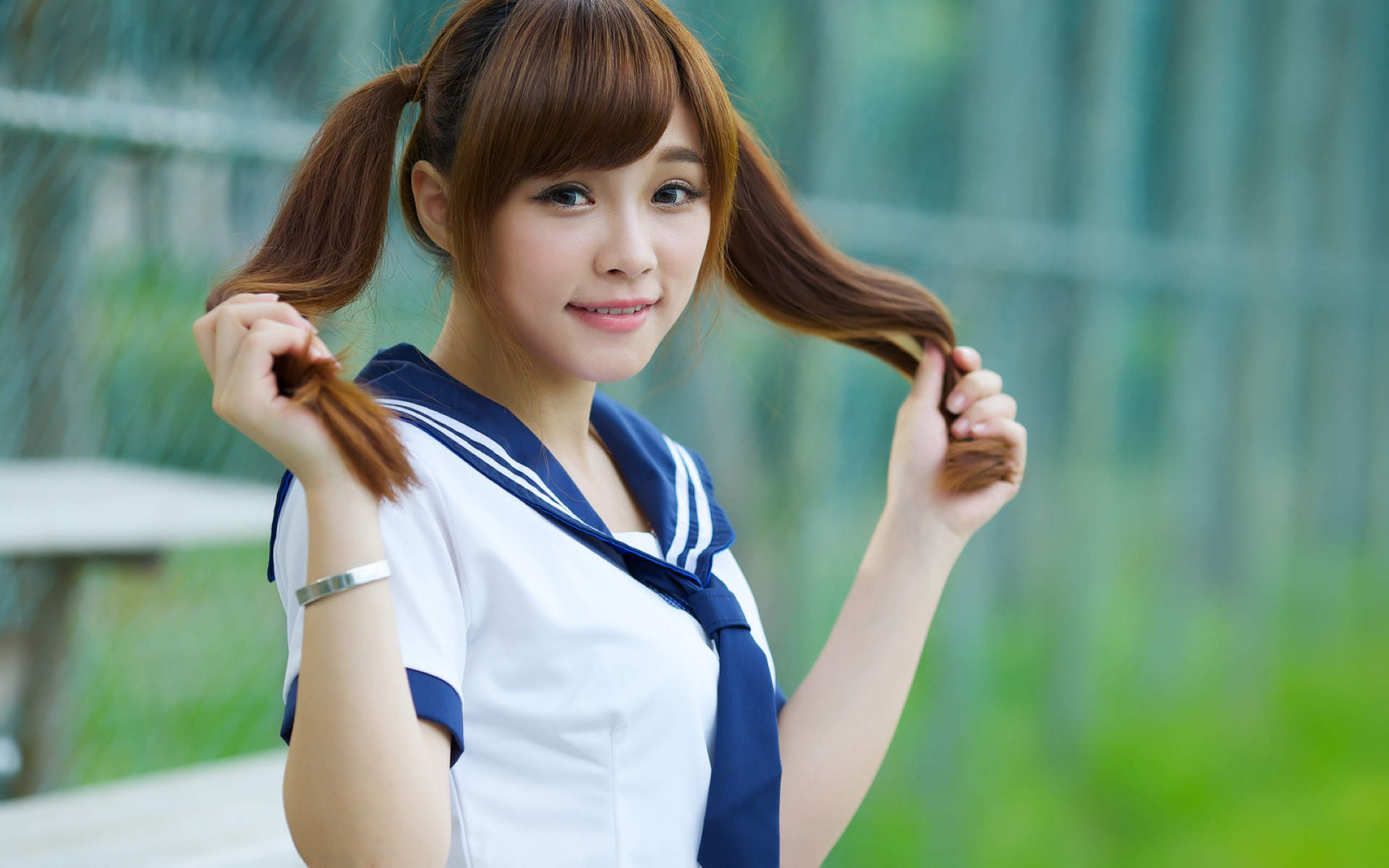 漂亮大陆90后粉嫩美女学生妹校园清纯写真高清壁纸图片