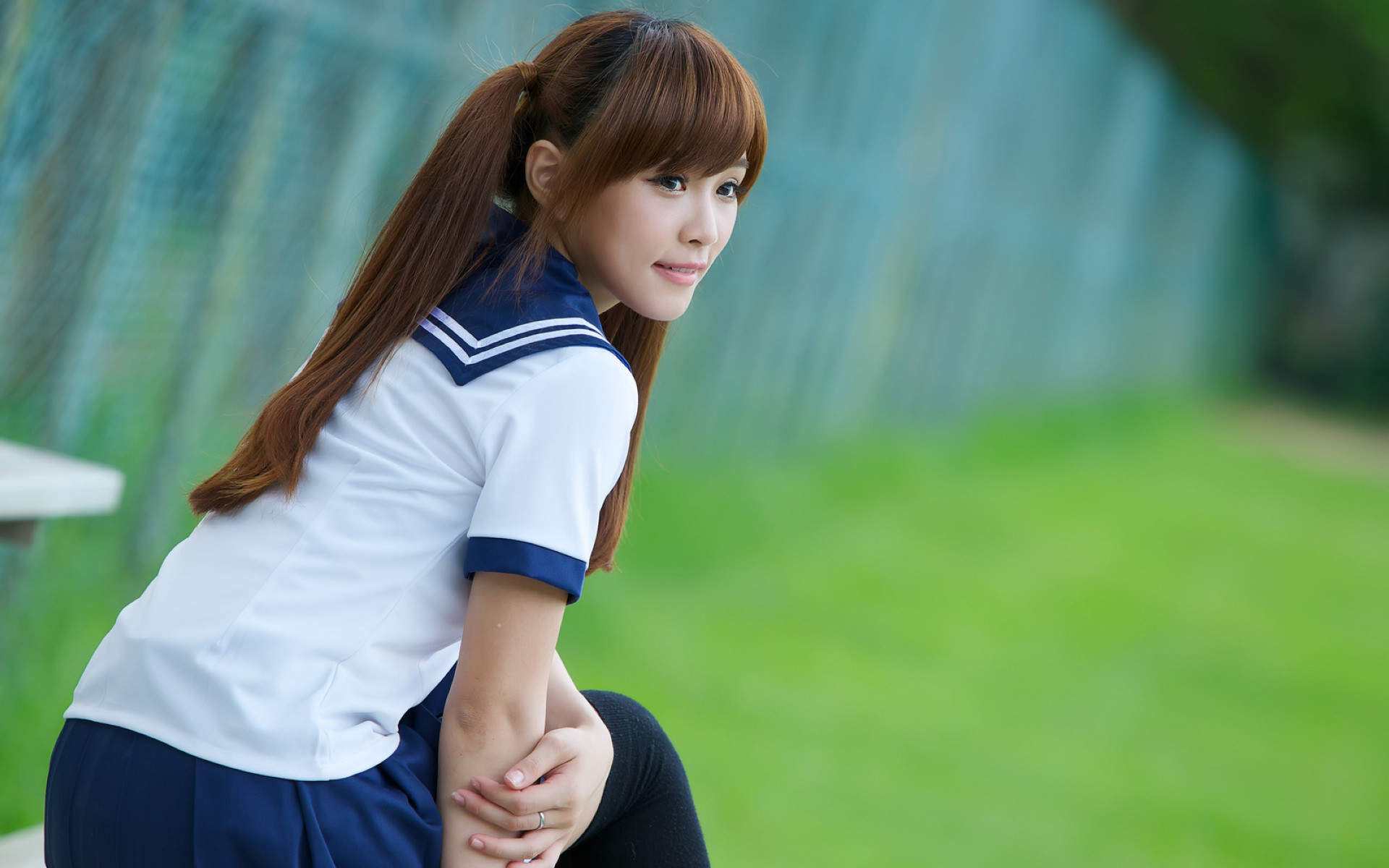 漂亮大陆90后粉嫩美女学生妹校园清纯写真高清壁纸图片