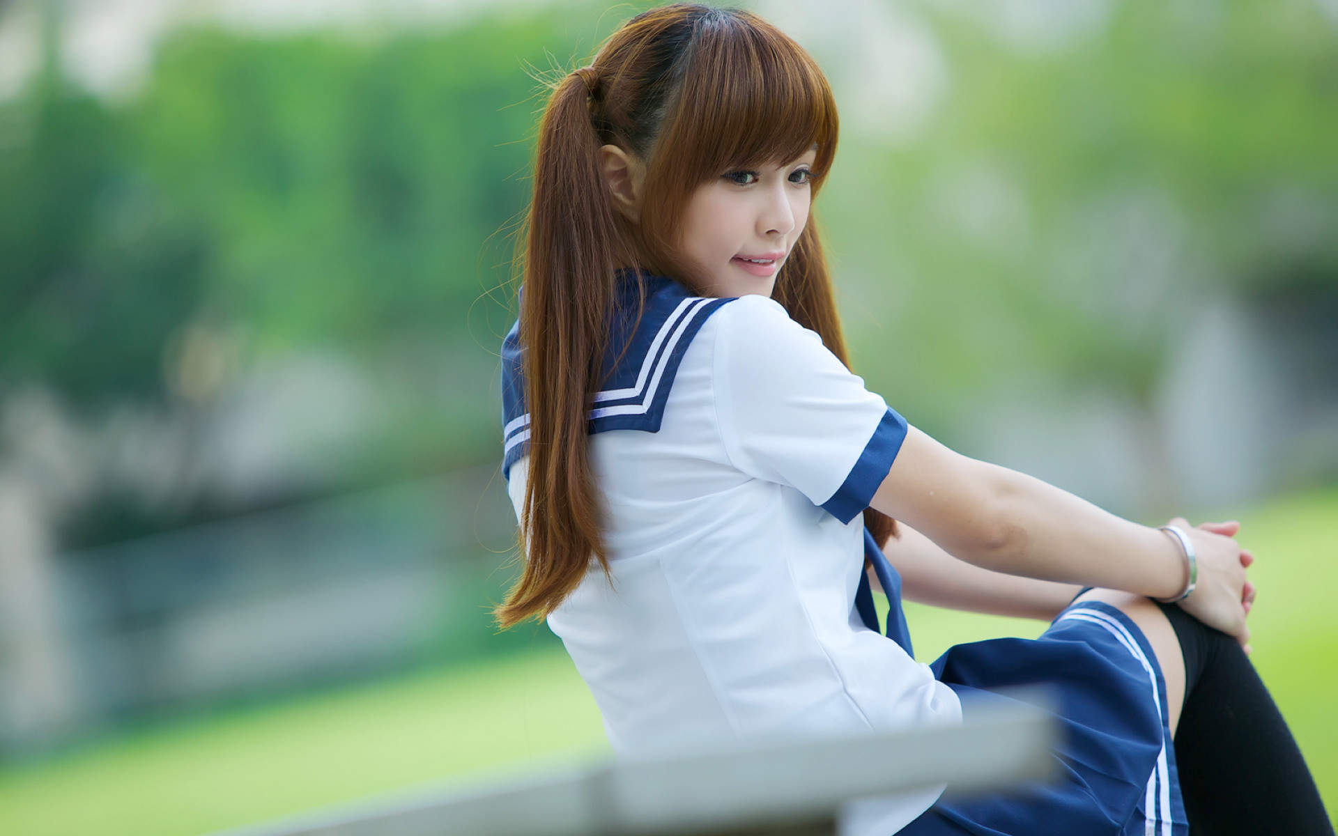 高清90后校花甜美灵动美少女学生装清纯写真图片手机壁纸图片
