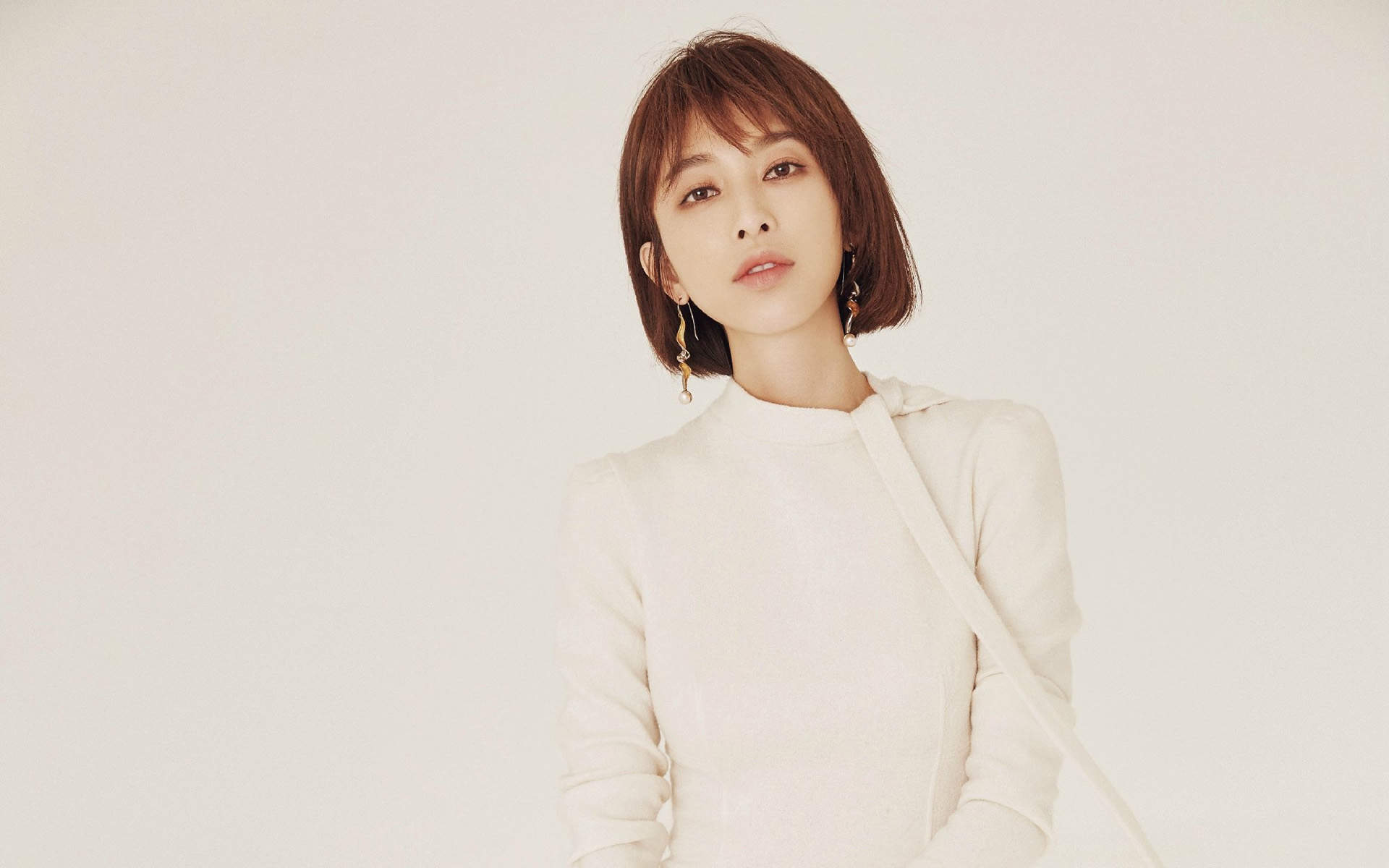 中国大陆广西省桂林模特女演员张俪美艳迷人黑裙写真图片图片