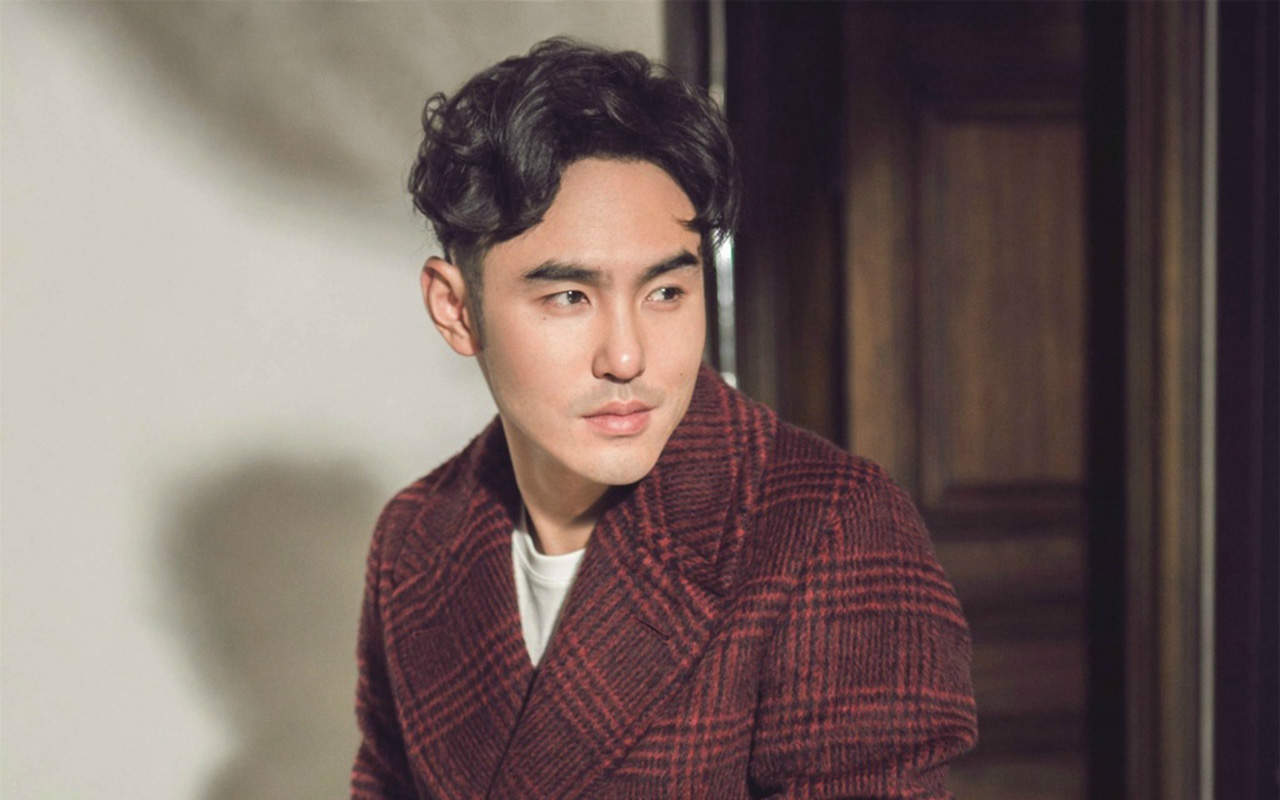 高清中国台湾台中市眷男明星阮经天时尚杂志情人节魅力写真桌面壁纸图片