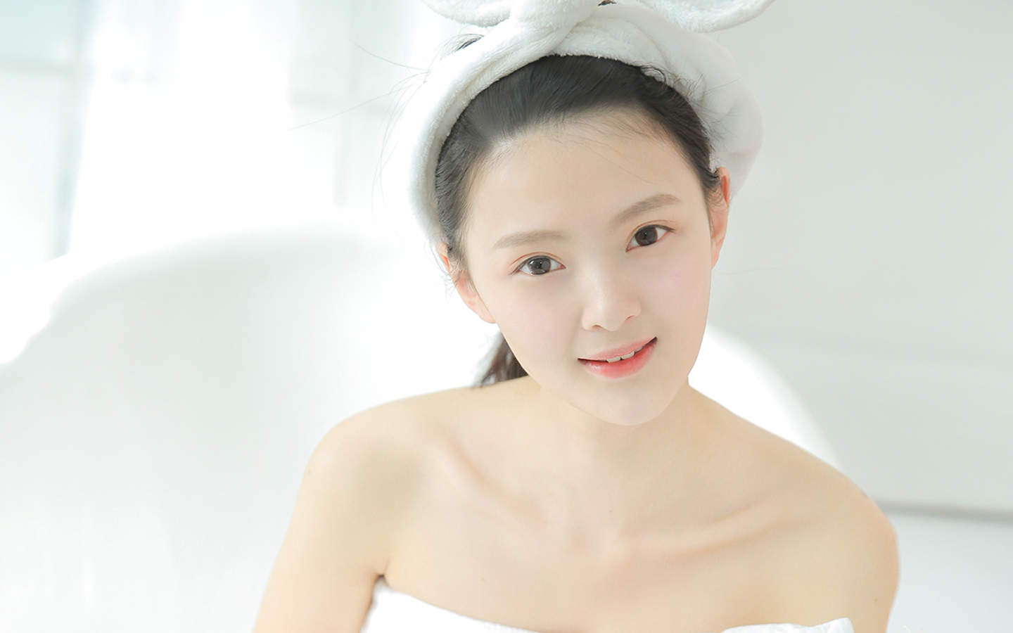 性感美女许晴白衬衫电脑桌面壁纸下载图片
