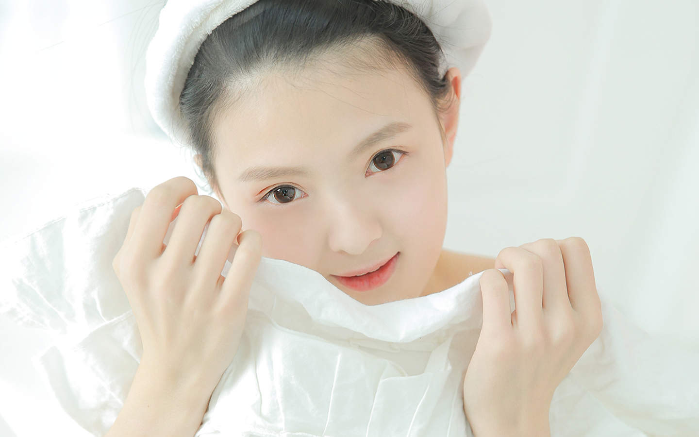 性感美女许晴白衬衫电脑桌面壁纸下载图片