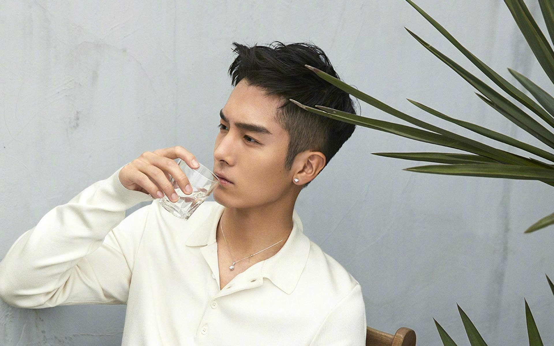 高清浙江省杭州男明显盛一伦儒雅帅气活动写真图片图片