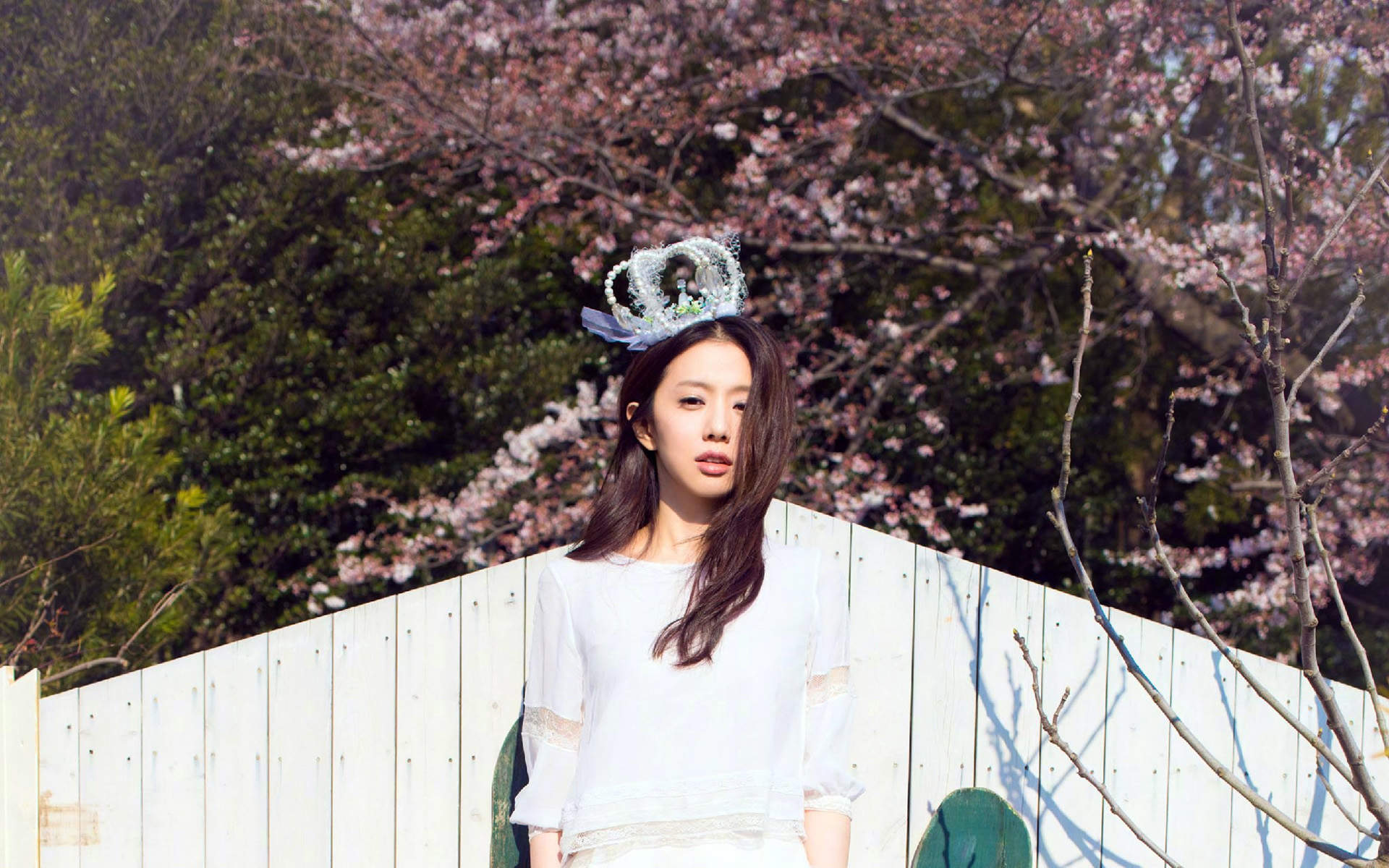 穿婚纱的纹身女孩图片