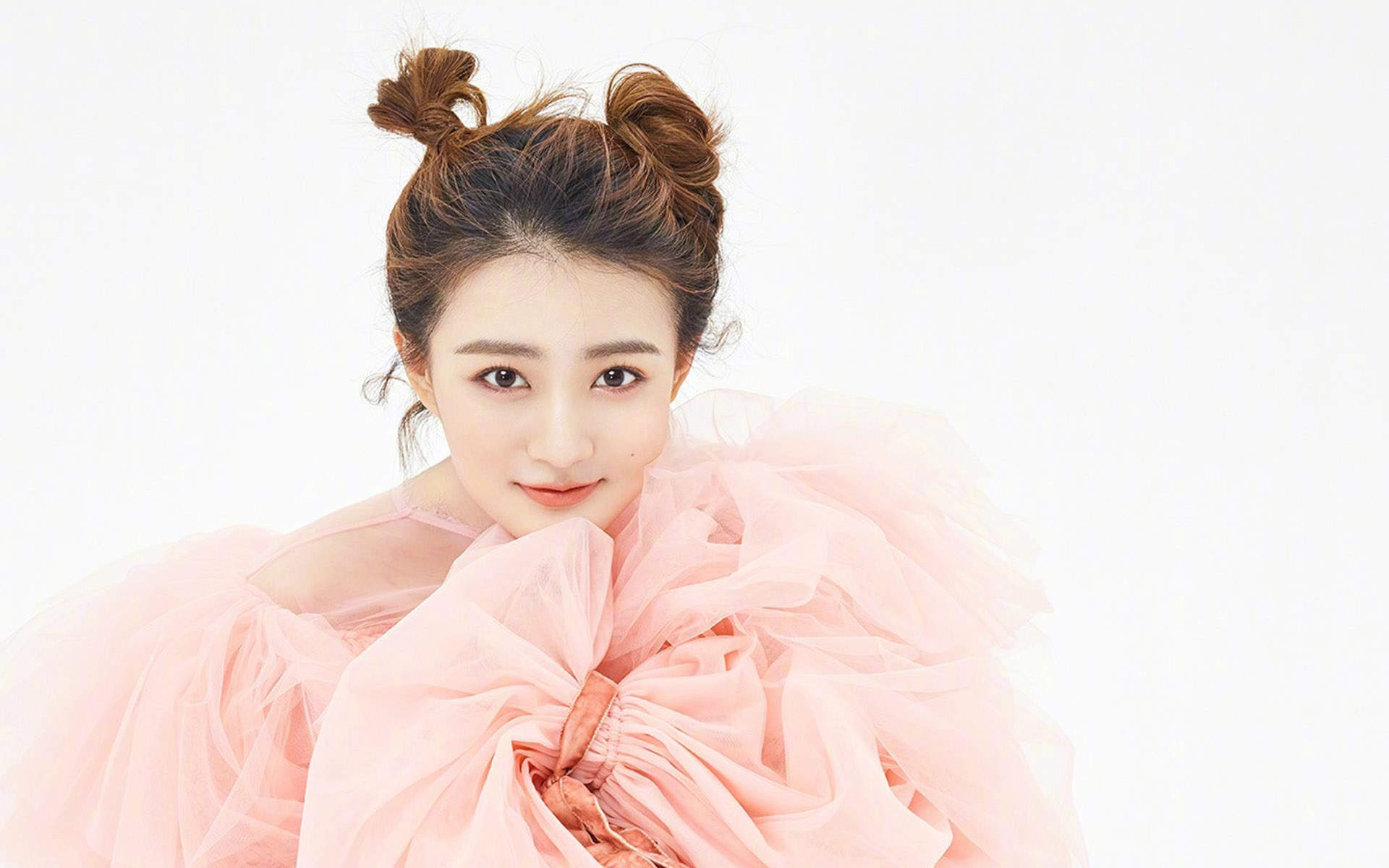 中国内地内蒙古呼和浩特女演员徐璐性感牛仔连体装时尚写真高清图片图片