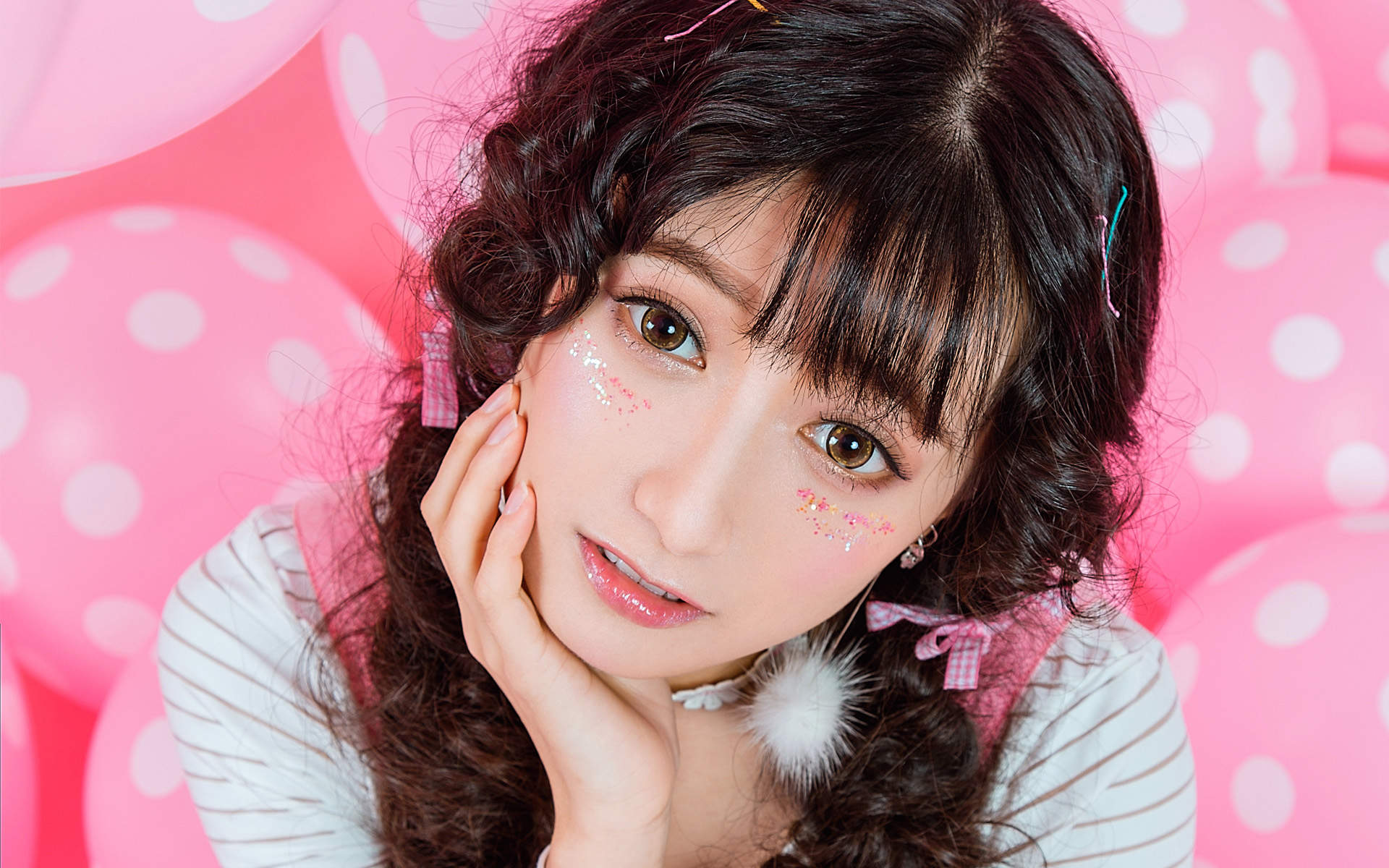 可爱女孩细长美腿撩人私房美女写真图片