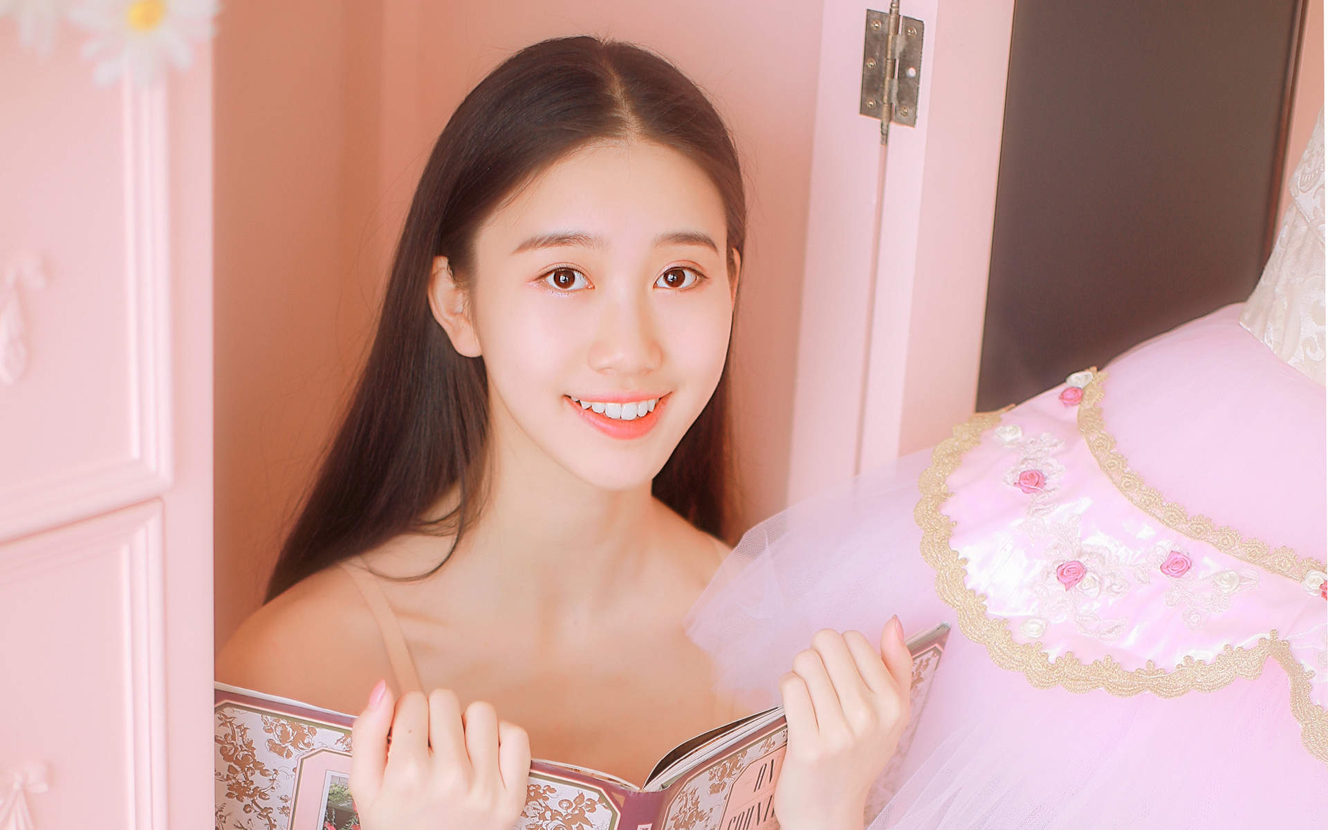 贾乃亮李小璐甜馨一家三口庆生写真大片图片