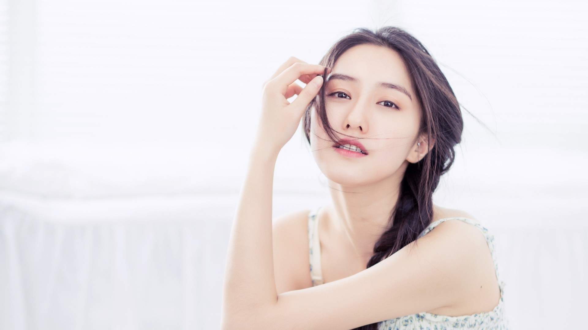 高清女明星白皙小清新美女唯美高清桌面壁纸图片