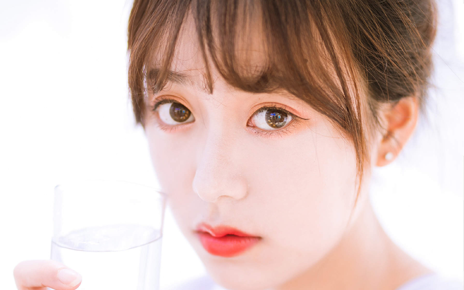 大陆女明星清新美女治愈系清纯唯美白皙高清桌面壁纸图片