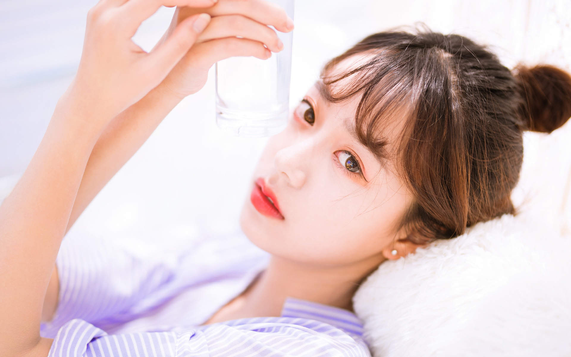 大陆女明星清新美女治愈系清纯唯美白皙高清桌面壁纸图片