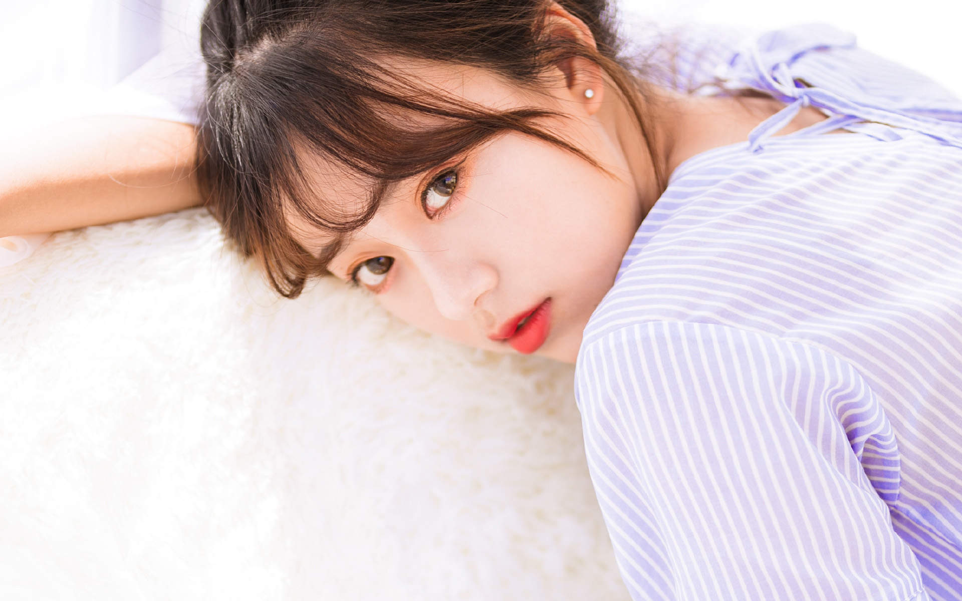 大陆女明星清新美女治愈系清纯唯美白皙高清桌面壁纸图片