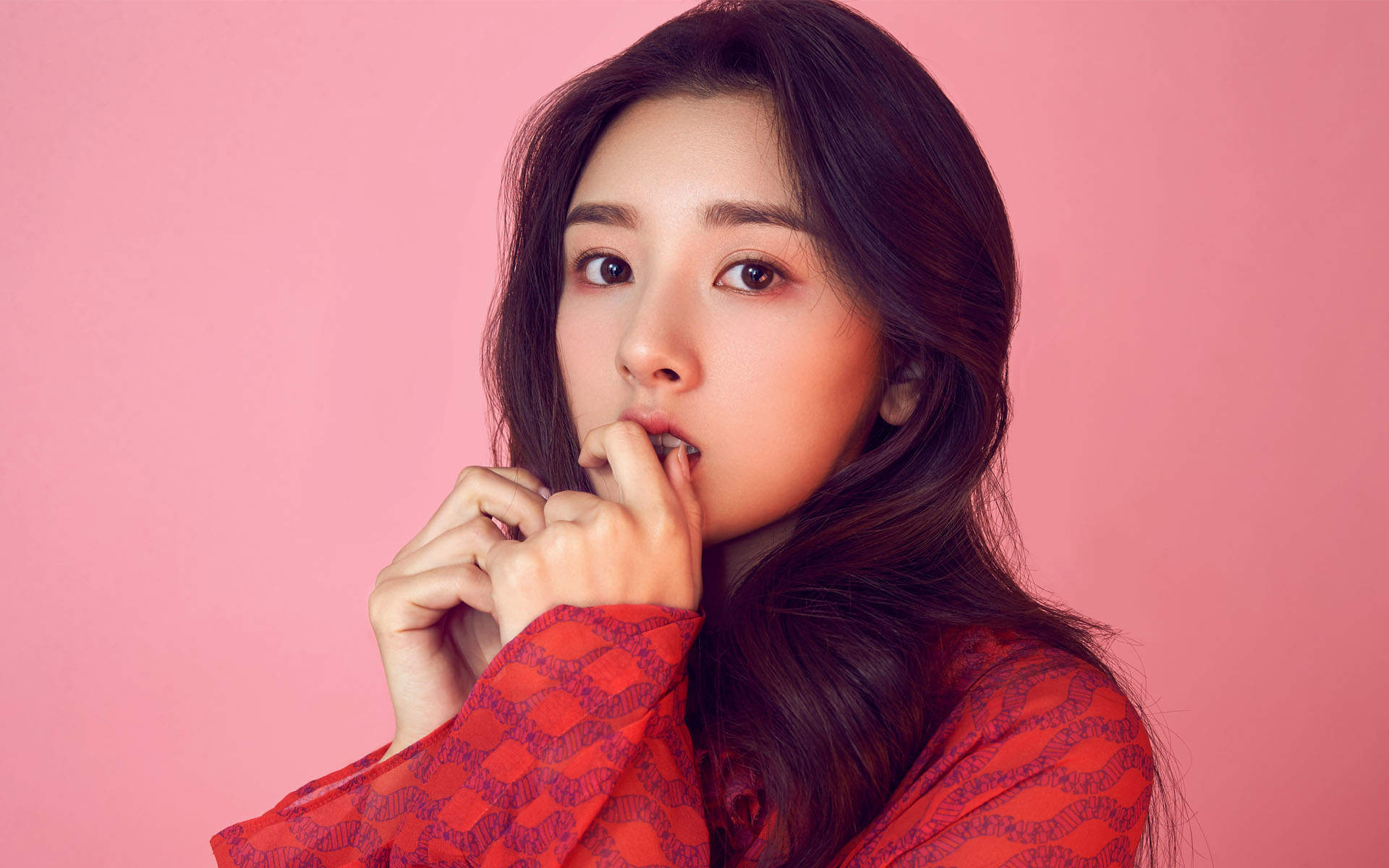 中国北京当代95后女演员宋祖儿清新时尚可爱写真图片桌面壁纸图片