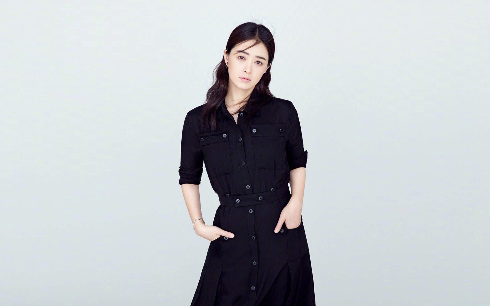 高清内地祖籍湖南益阳女演员华妃蒋欣诠释性感中的小清新时尚唯美写真图片