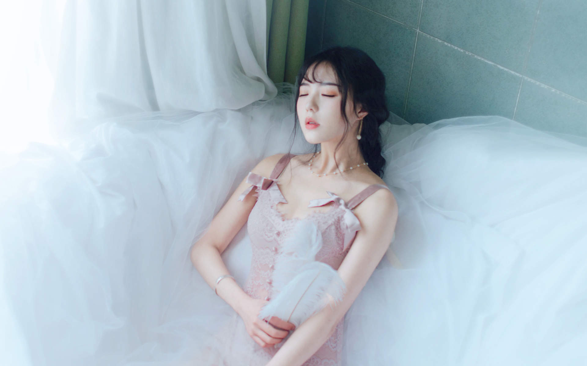 大陆女明星清新美女治愈系清纯唯美白皙高清桌面壁纸图片