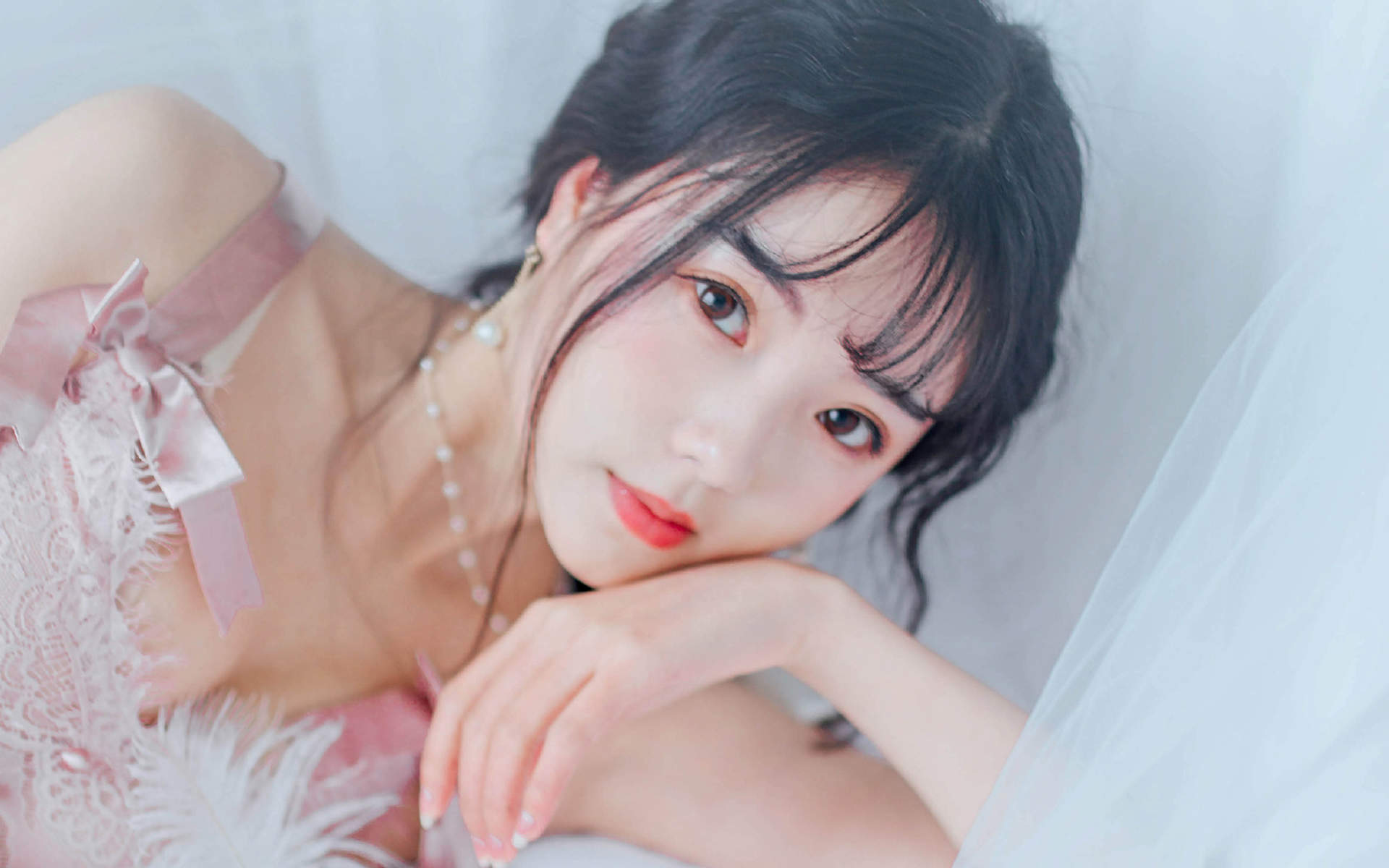 大陆女明星清新美女治愈系清纯唯美白皙高清桌面壁纸图片