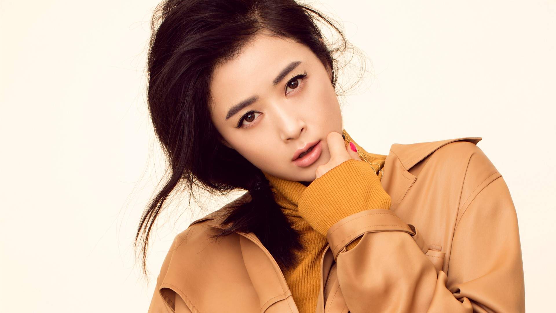 高清内地祖籍湖南益阳女演员华妃蒋欣诠释性感中的小清新时尚唯美写真图片