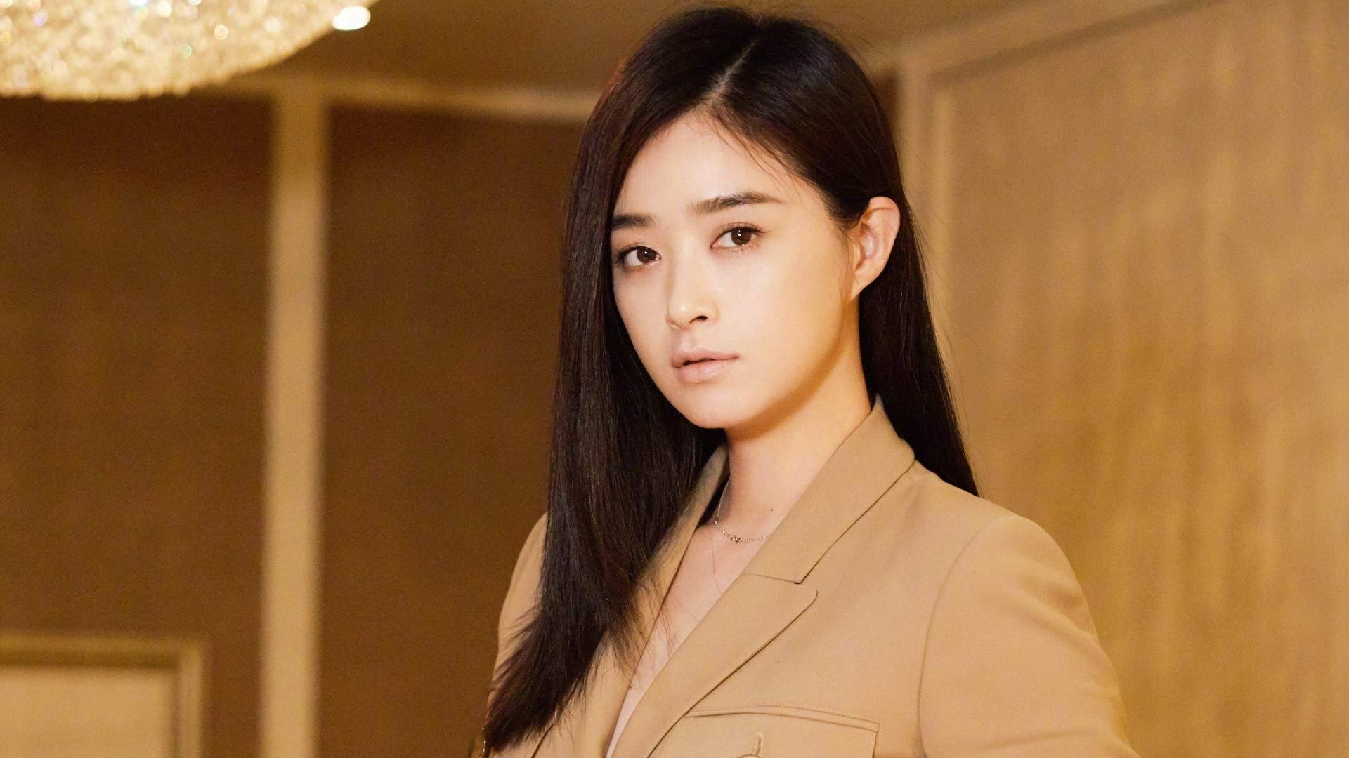 高清内地祖籍湖南益阳女演员华妃蒋欣诠释性感中的小清新时尚唯美写真图片