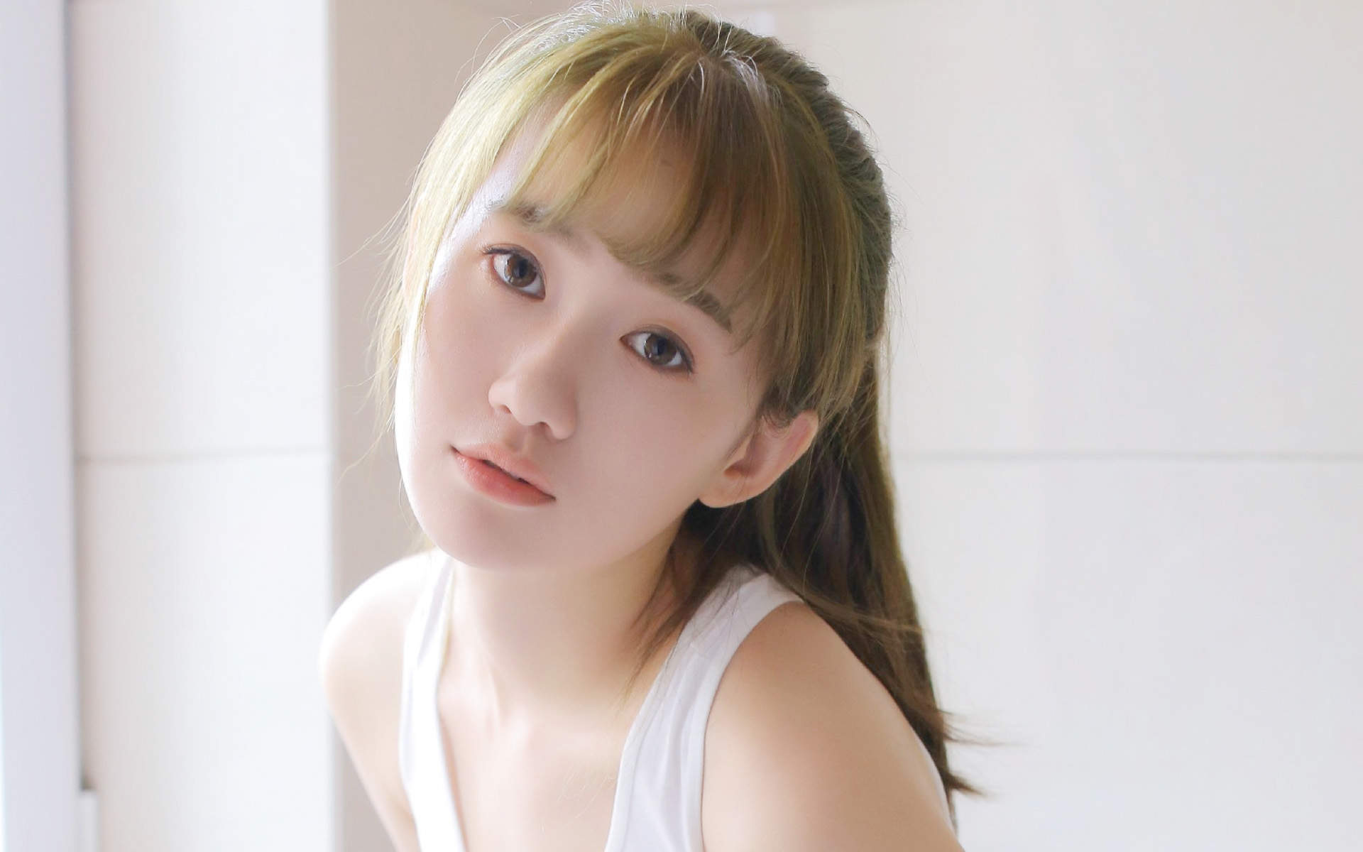大陆女明星清新美女治愈系清纯唯美白皙高清桌面壁纸图片
