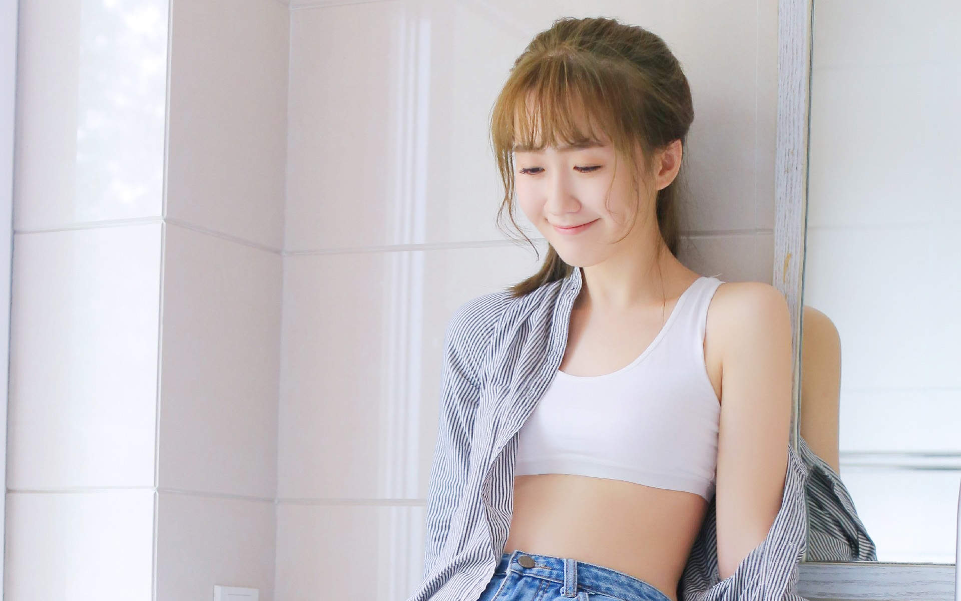 大陆女明星清新美女治愈系清纯唯美白皙高清桌面壁纸图片