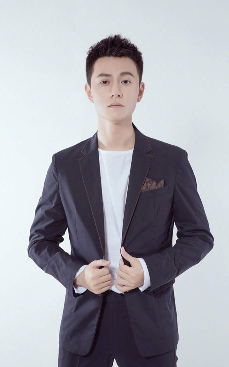 福建省厦门男演员秦俊杰清新时尚写真图片图片