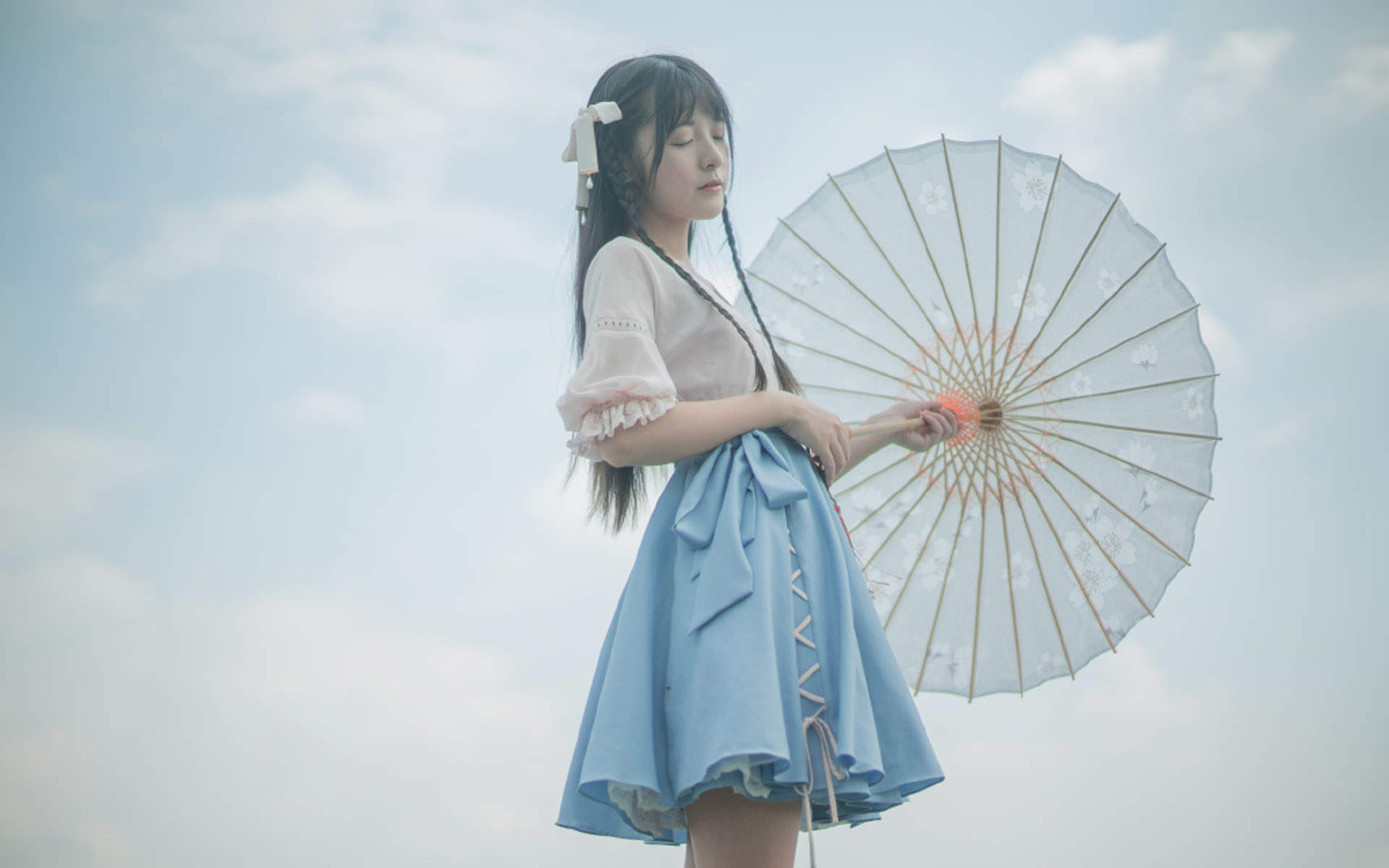 高清浙江省宁波美女徐娇户外吃红薯街拍可爱写真图片图片 高清浙江省宁波美女徐娇户外吃红薯街拍可爱写真图片图片