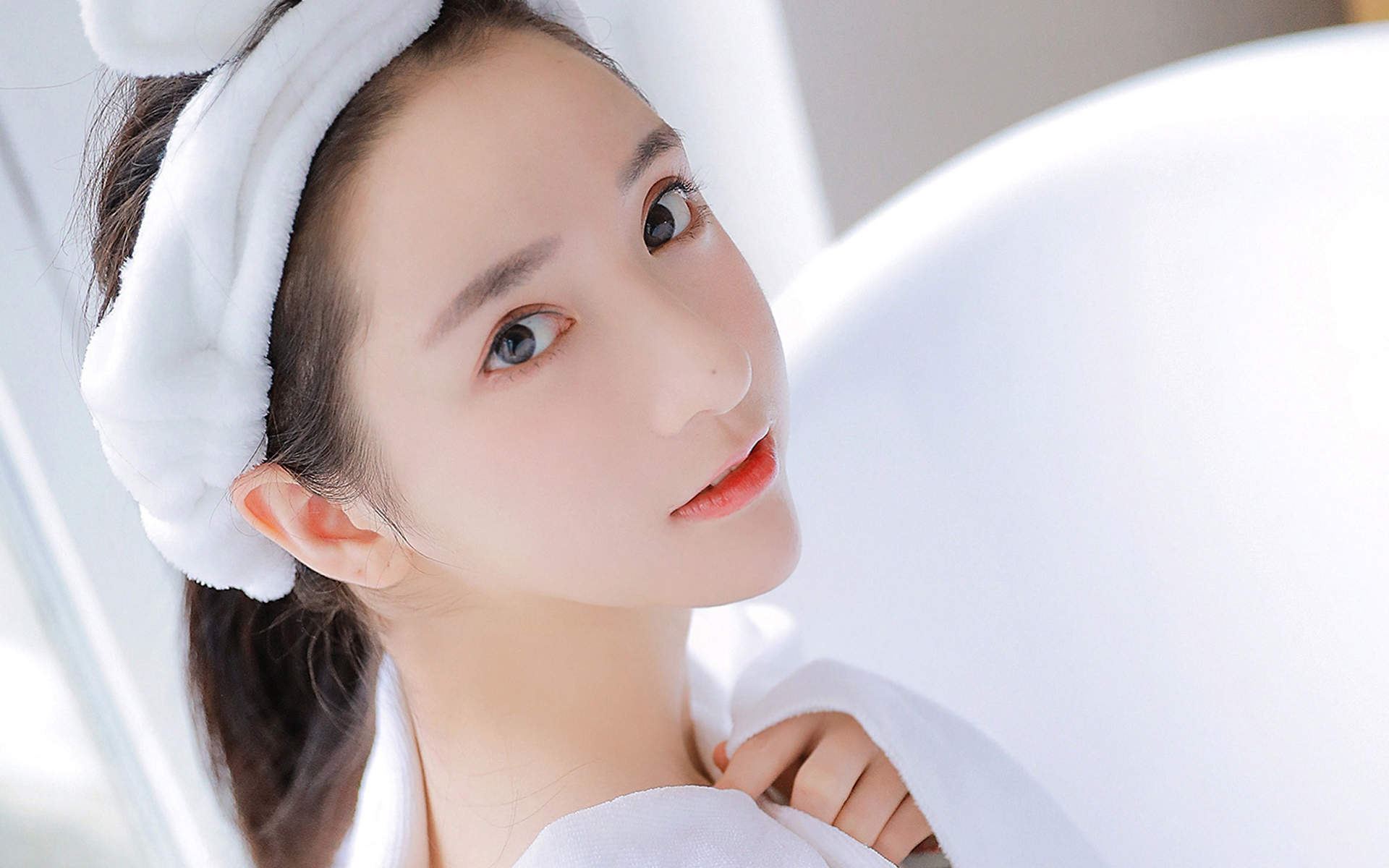 大陆女明星清新美女治愈系清纯唯美白皙高清桌面壁纸图片
