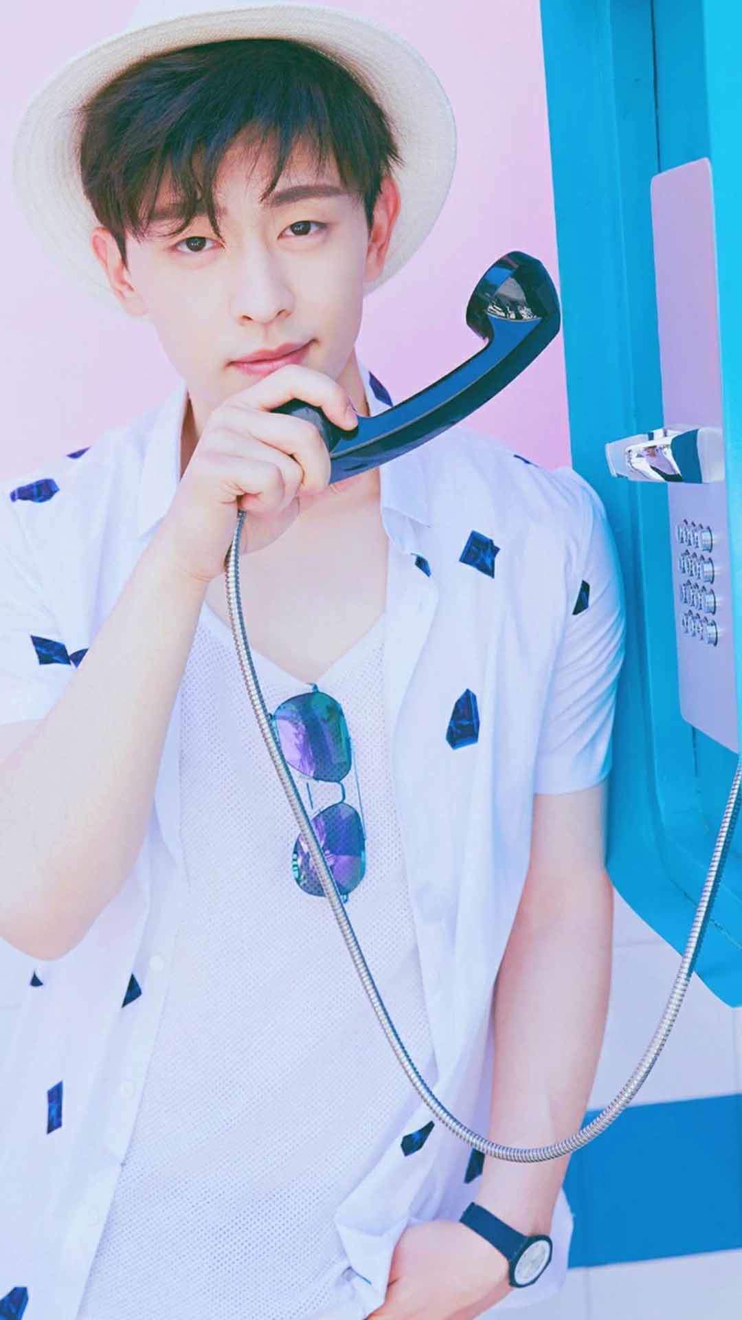 高清河北省石家庄男明显邓伦帅气迷人写真图片手机壁纸图片