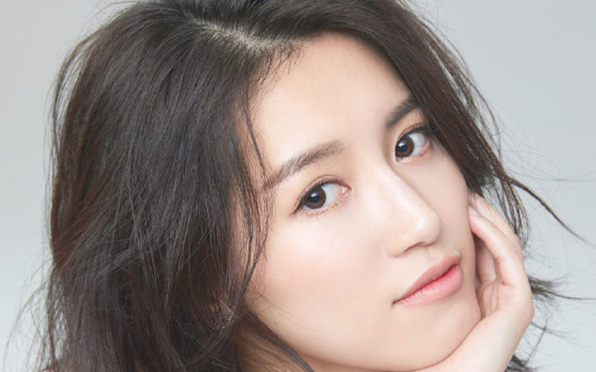 高清湖南衡阳美女气质美女苏青白色系珠宝写真图片图片