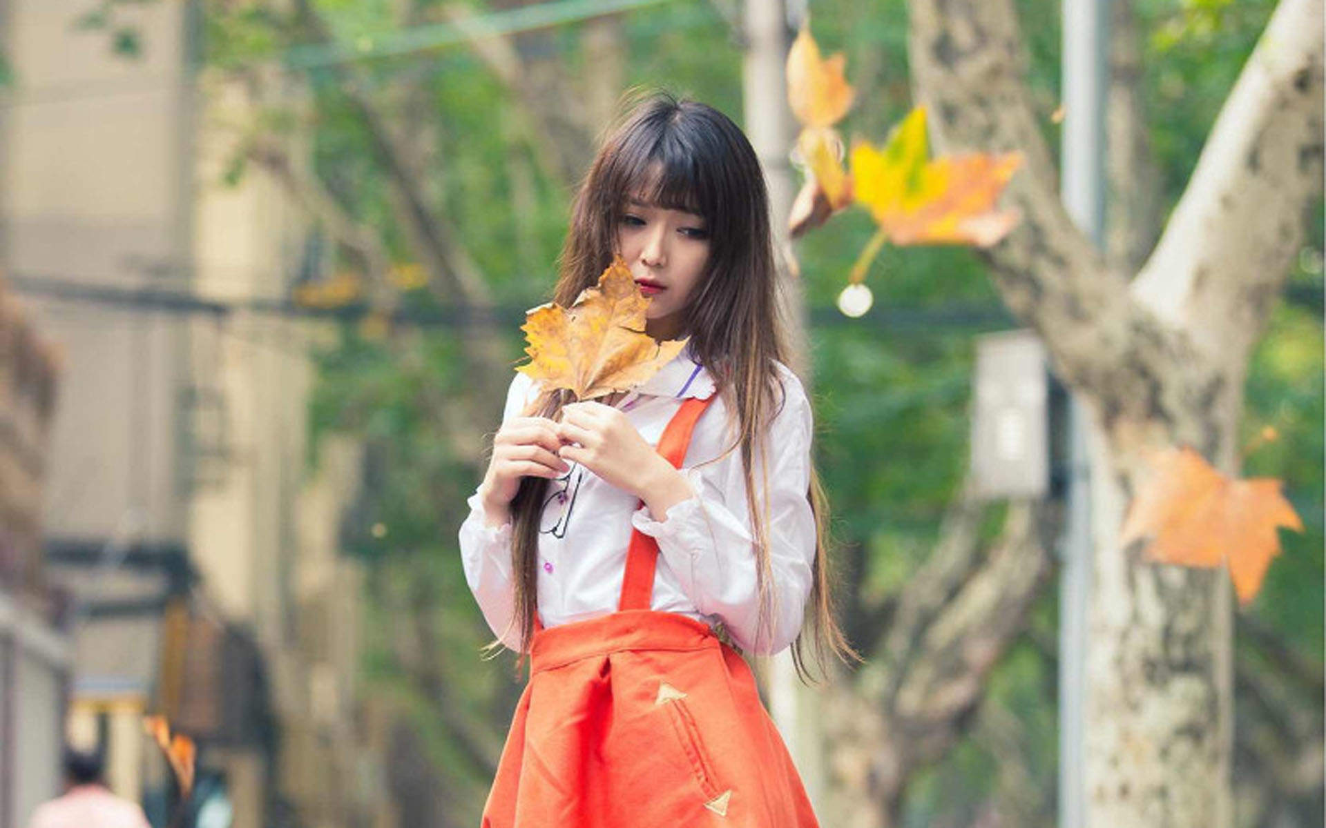 陈意涵青春涂鸦写真图片 天生可爱娃娃脸图片