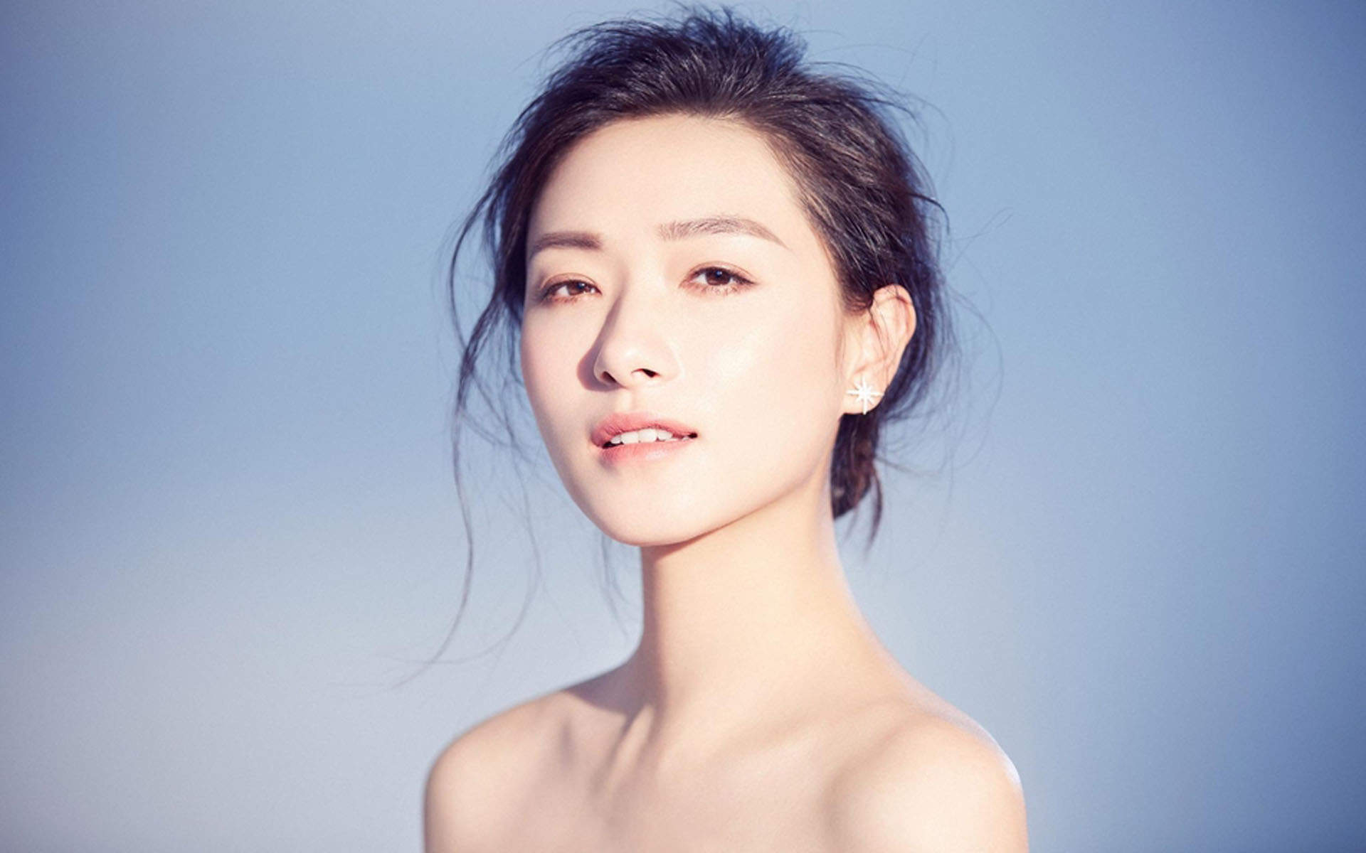 湖南省益阳市赫山女演员万茜优雅大气迷人写真图片电脑壁纸图片
