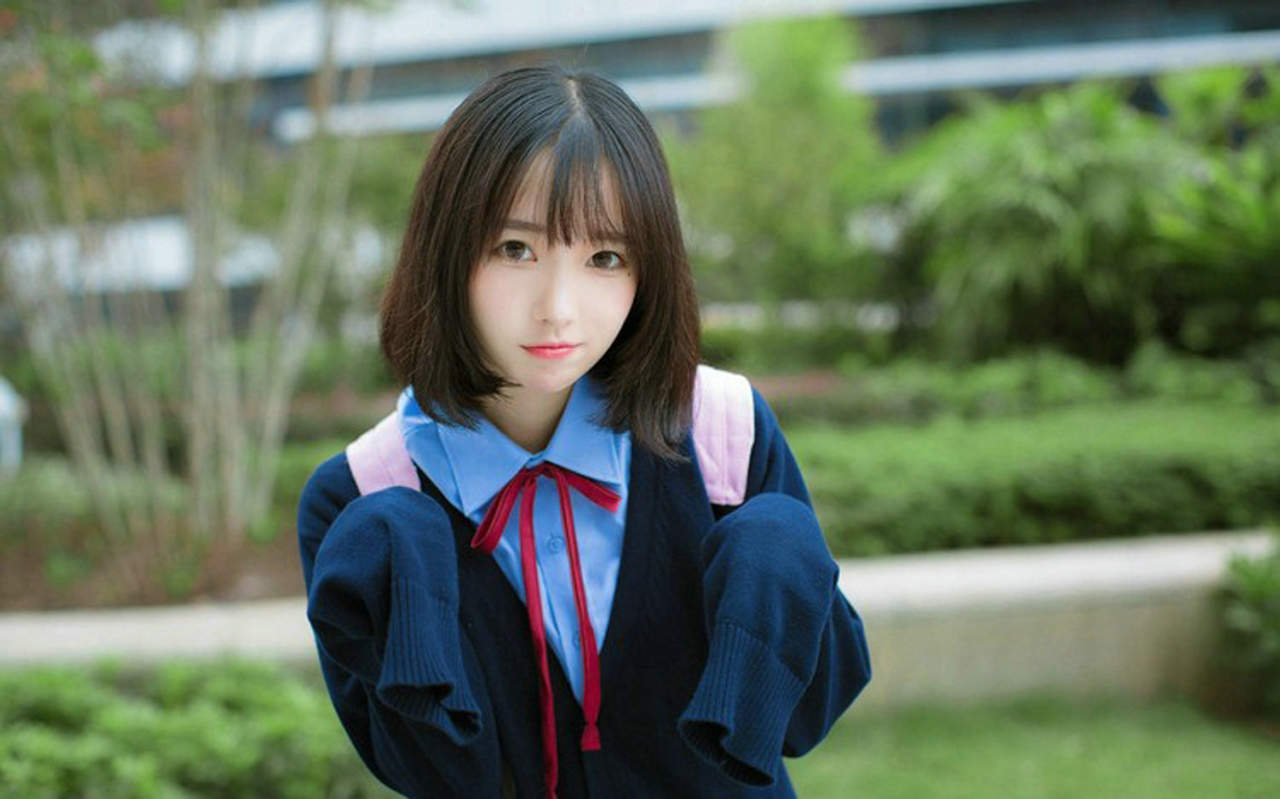 漂亮大陆90后粉嫩美女学生妹校园清纯写真高清壁纸图片