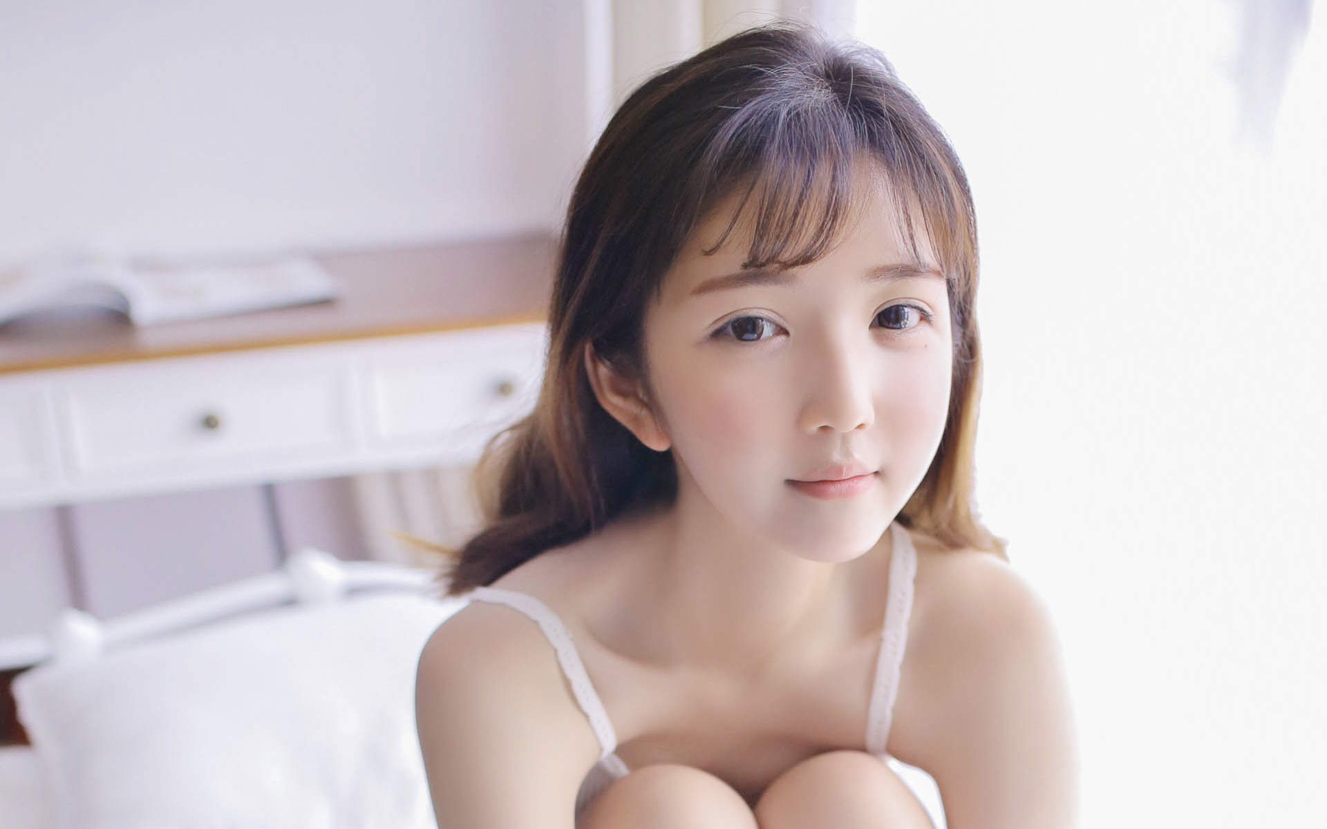 低胸装图片