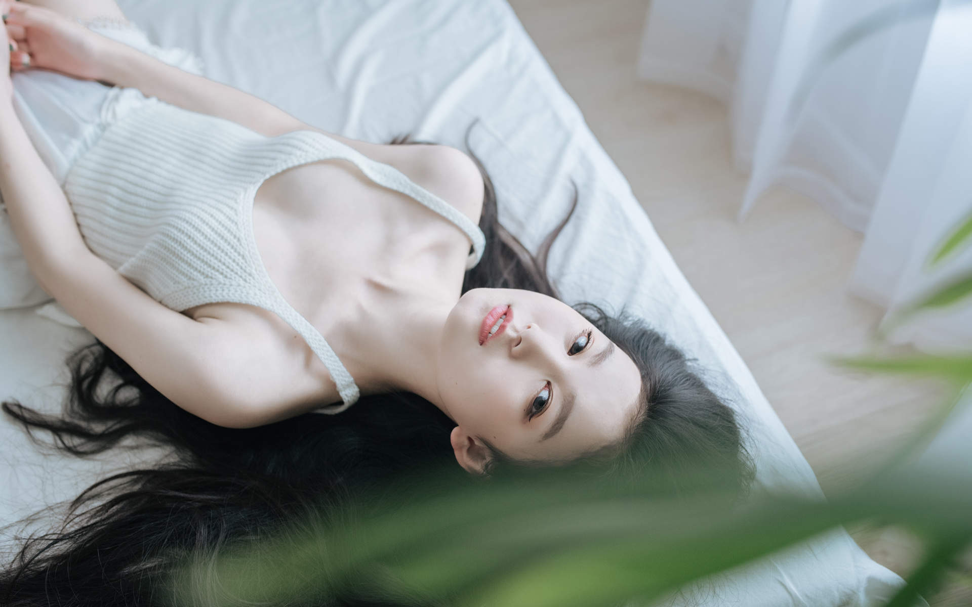 低胸装图片