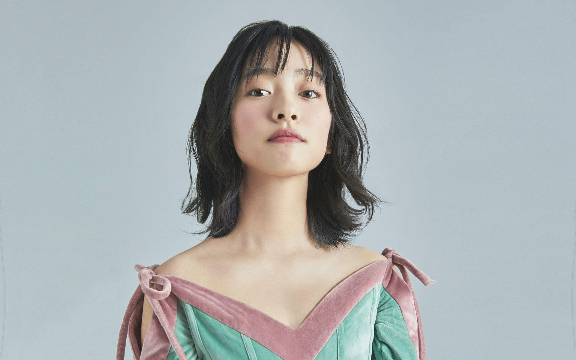 美女沈月图片