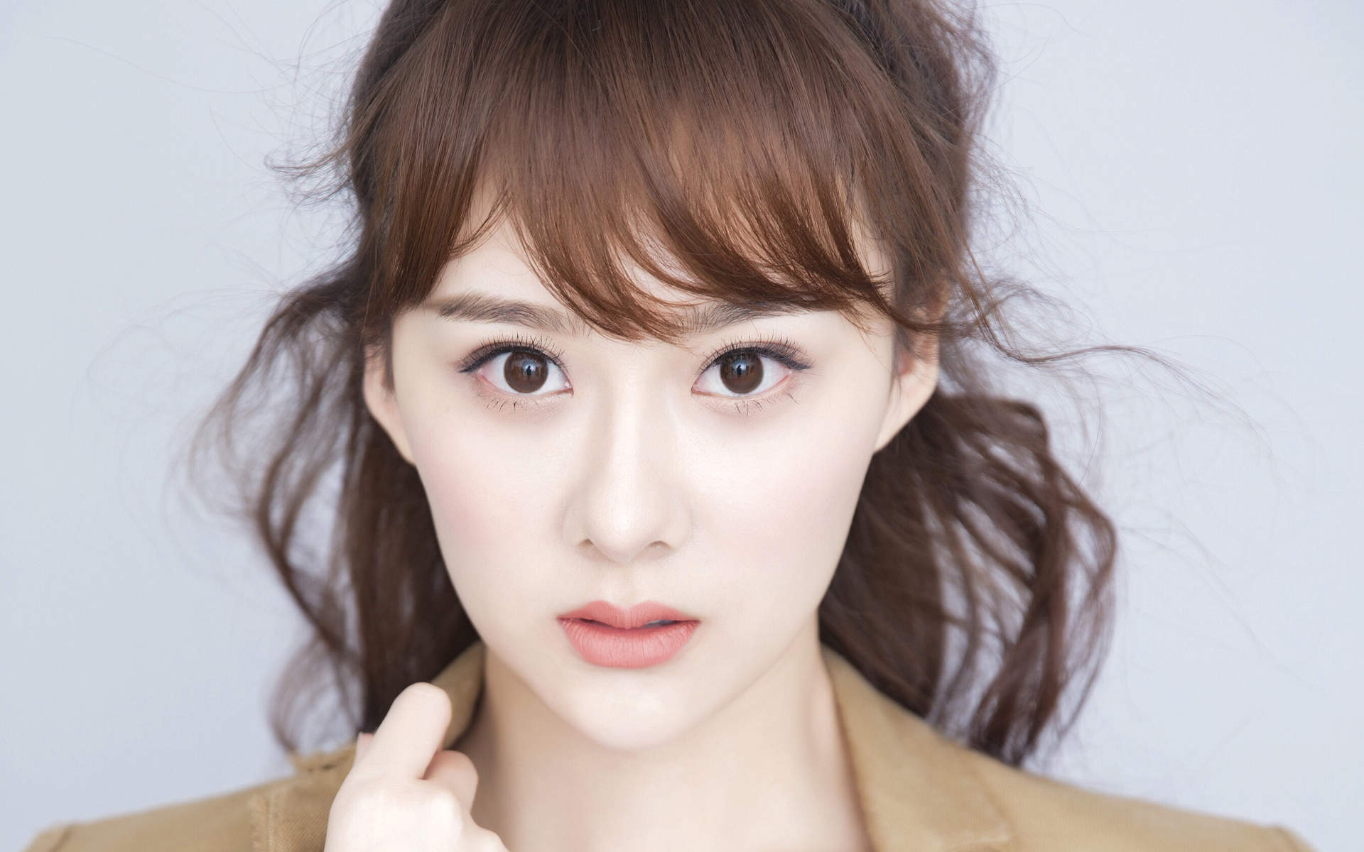 中国内地湖北省武汉女演员曹曦月性感写真高清电脑桌面壁纸图片