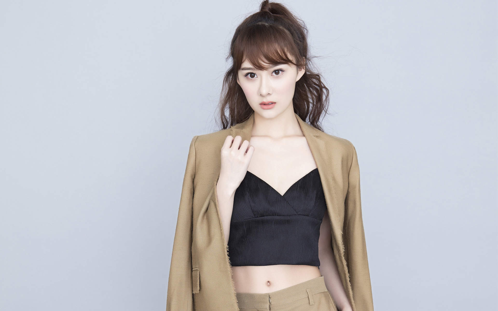 中国内地湖北省武汉女演员曹曦月性感写真高清电脑桌面壁纸图片