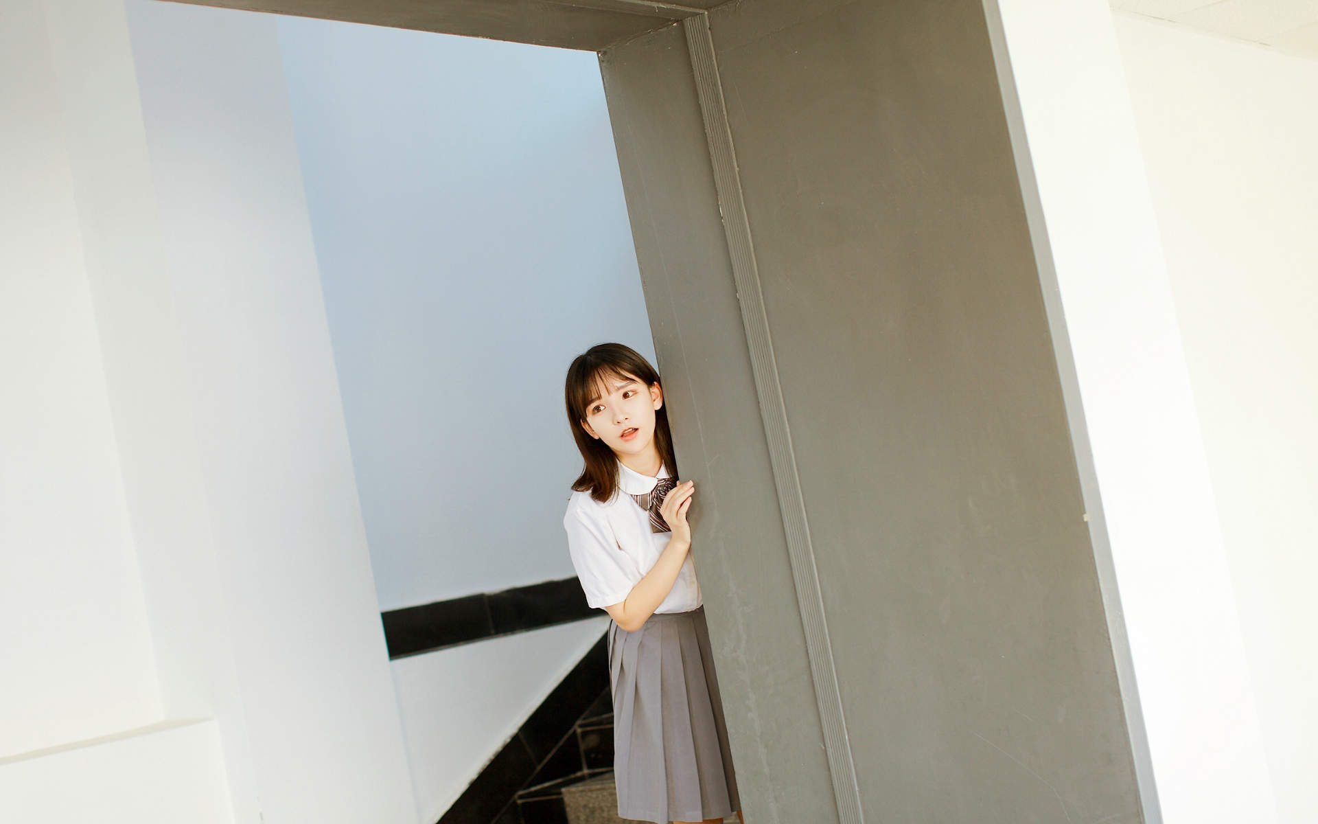 高清90后校花甜美灵动美少女学生装清纯写真图片手机壁纸图片